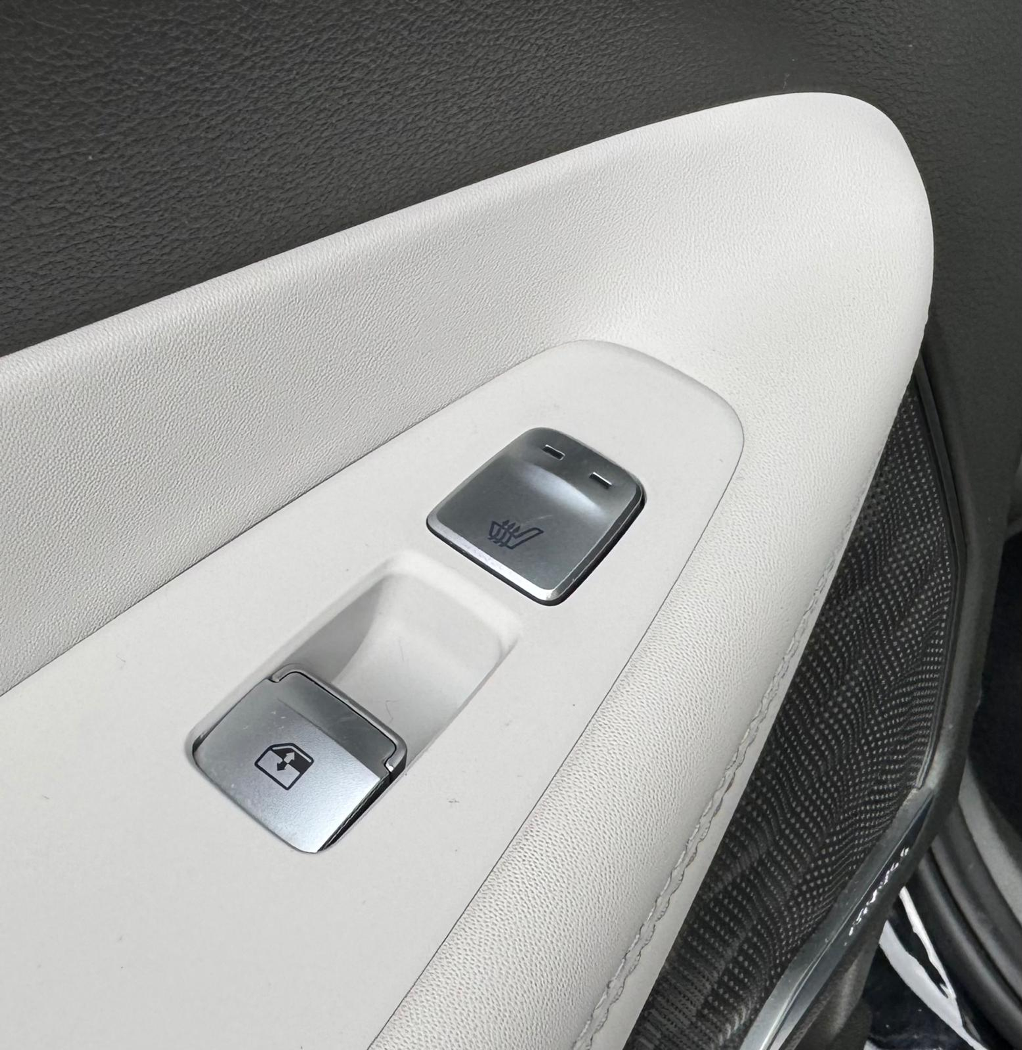 listing desktop thumbnail image 10