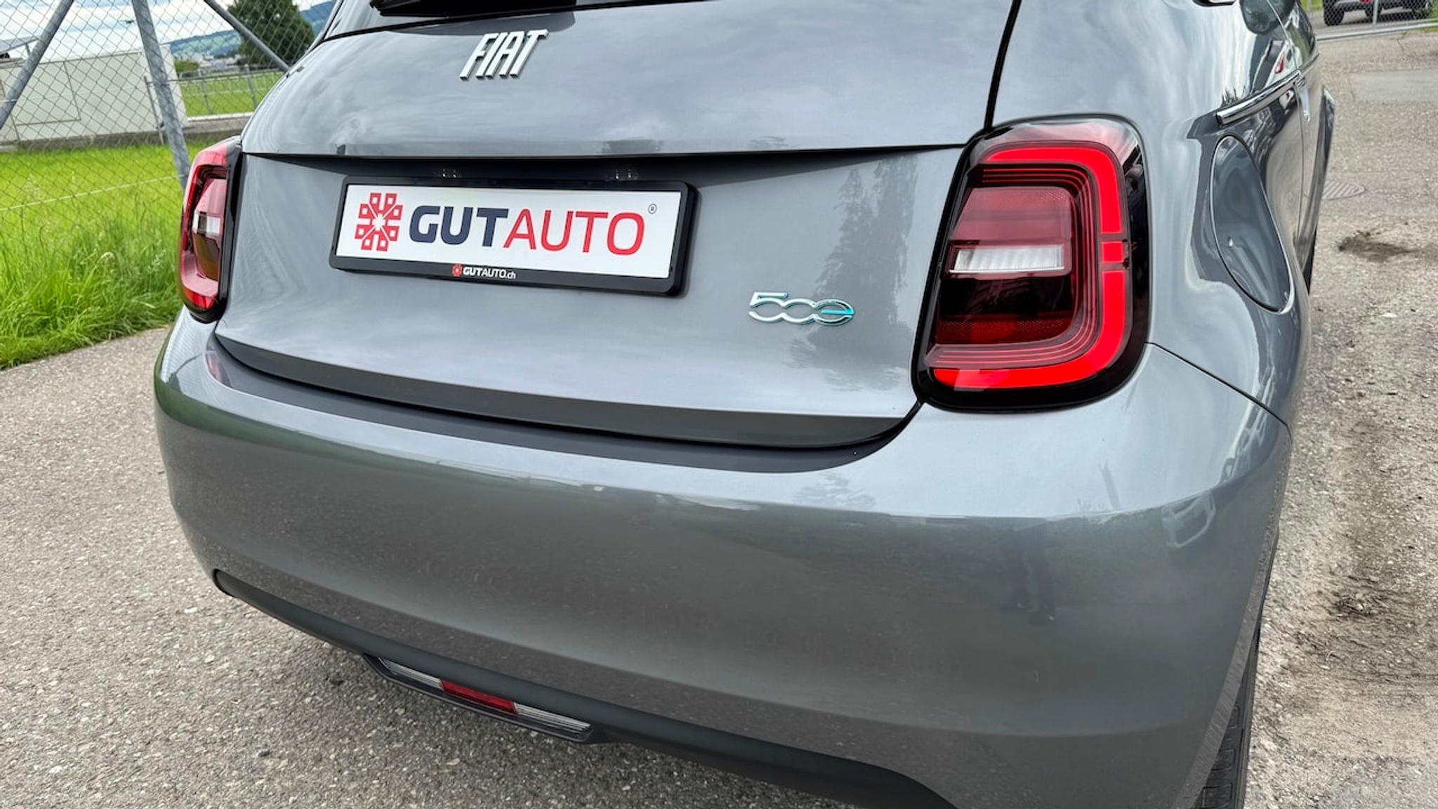 listing desktop thumbnail image 11