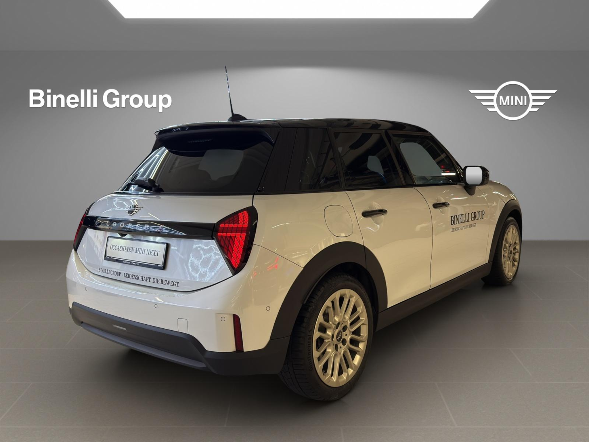 listing desktop thumbnail image 4