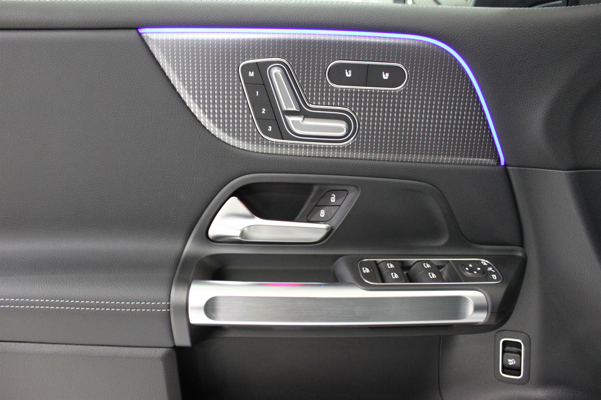 listing desktop thumbnail image 16