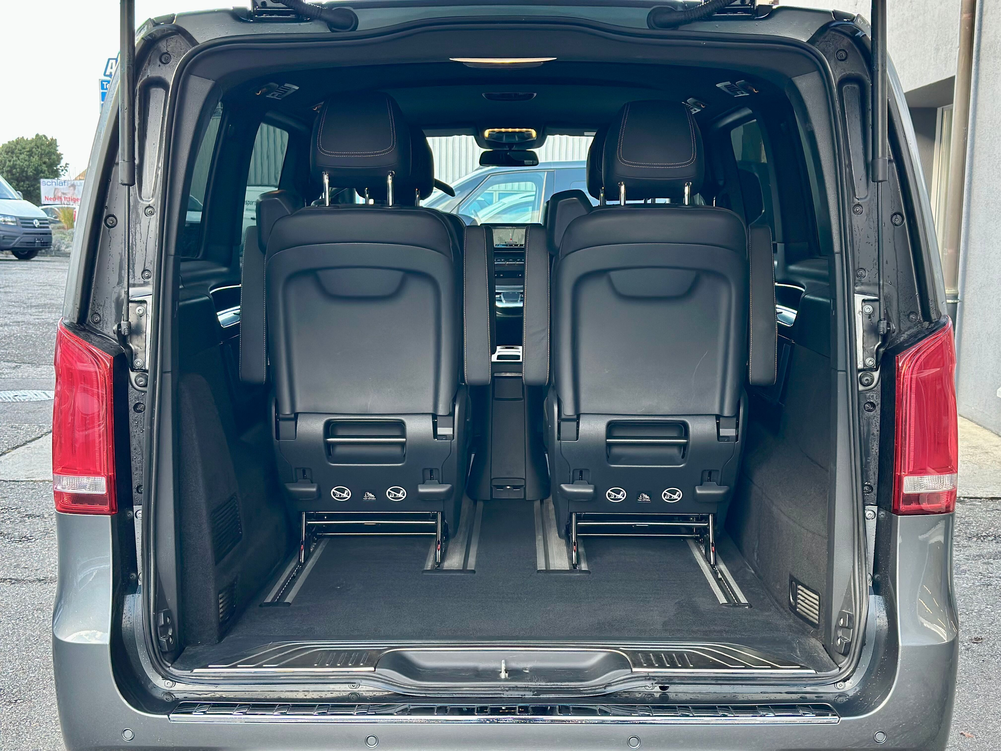 listing desktop thumbnail image 11