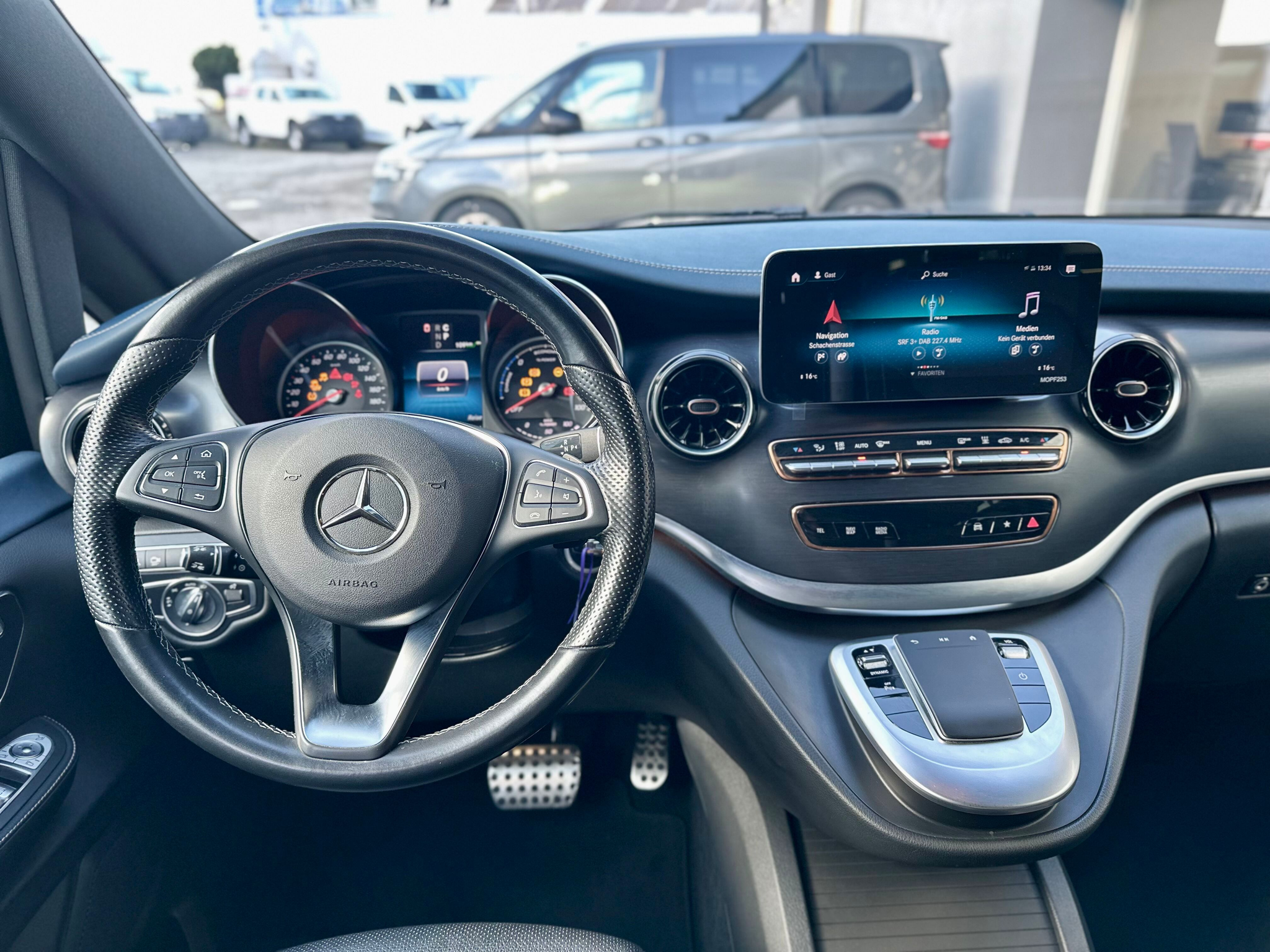 listing desktop thumbnail image 8