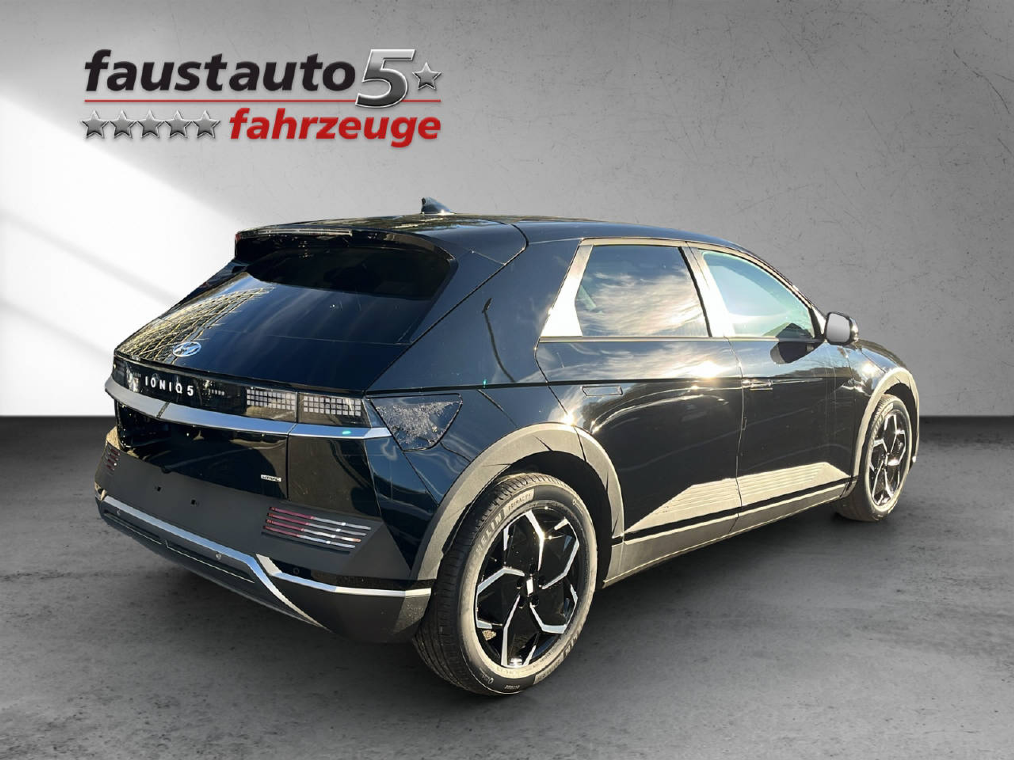 listing desktop thumbnail image 4