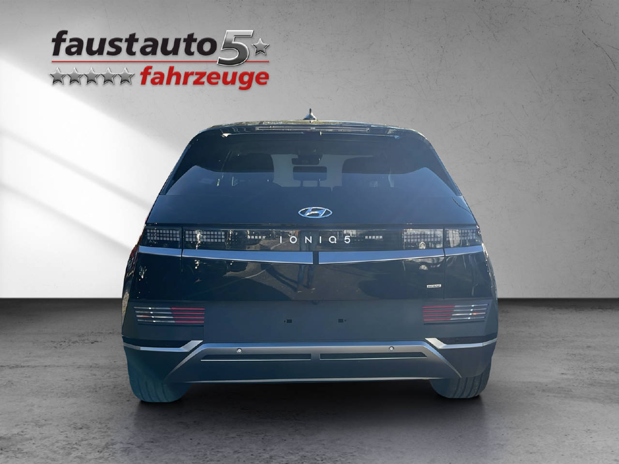 listing desktop thumbnail image 3