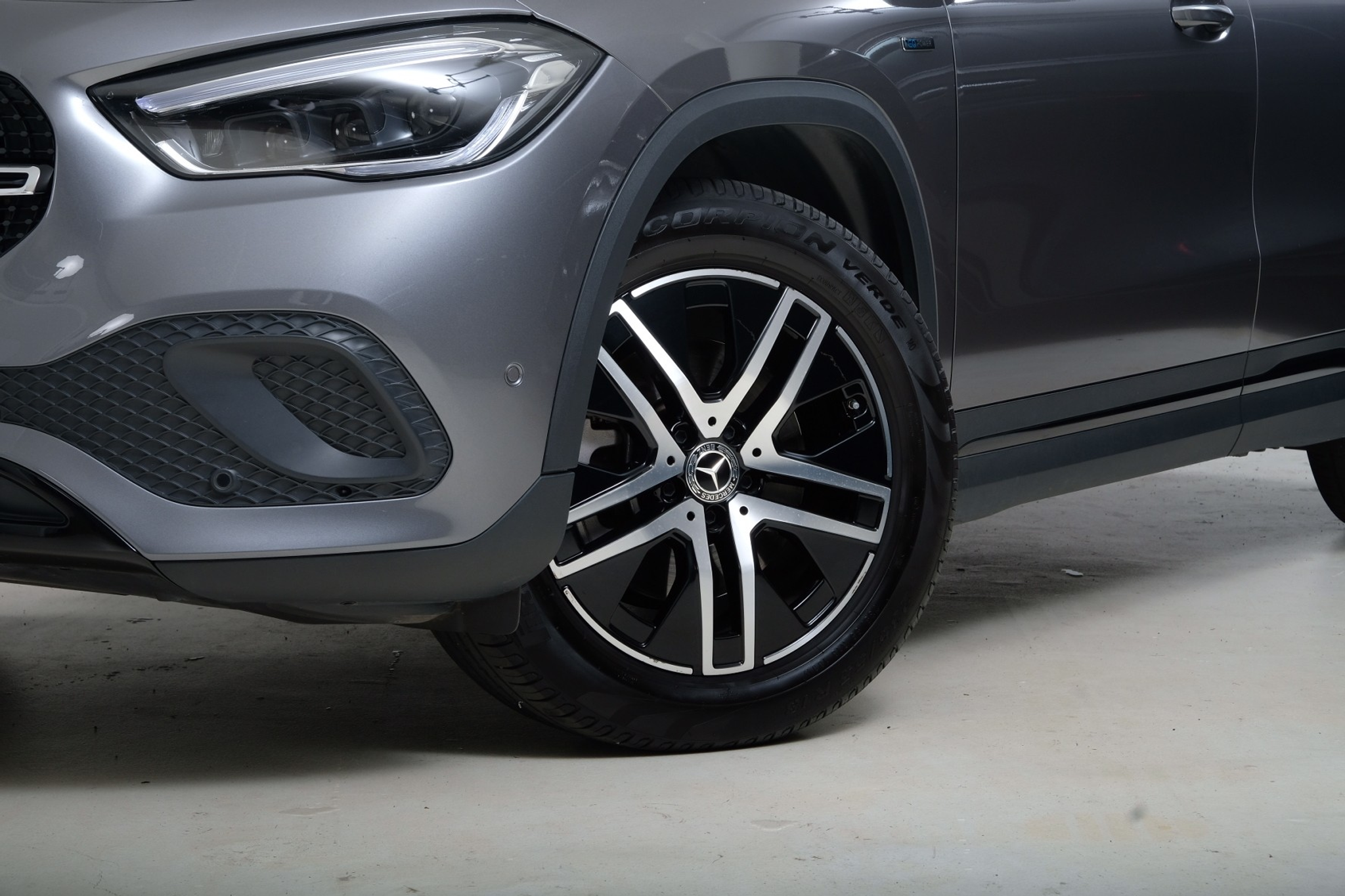 listing desktop thumbnail image 1