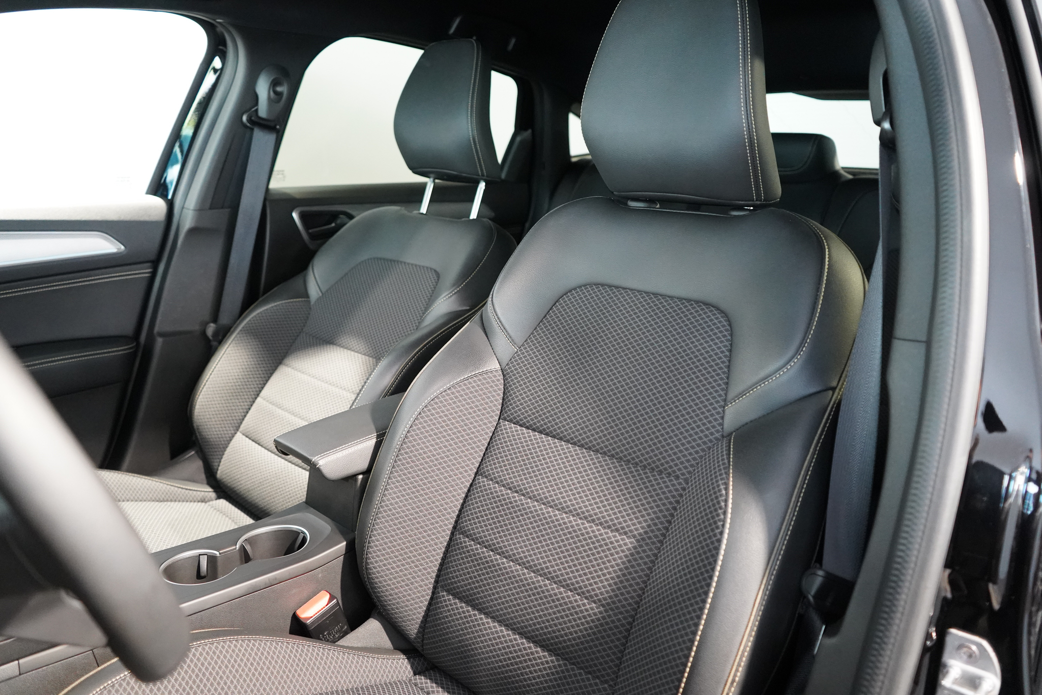 listing desktop thumbnail image 5