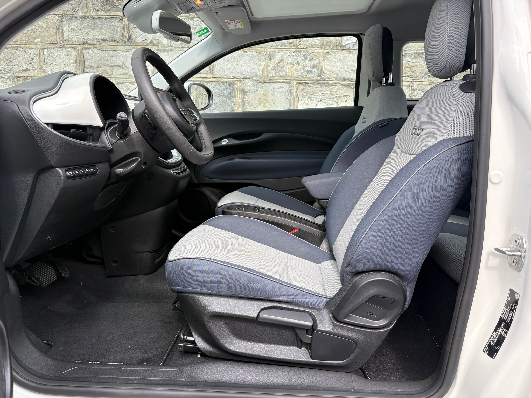 listing desktop thumbnail image 4