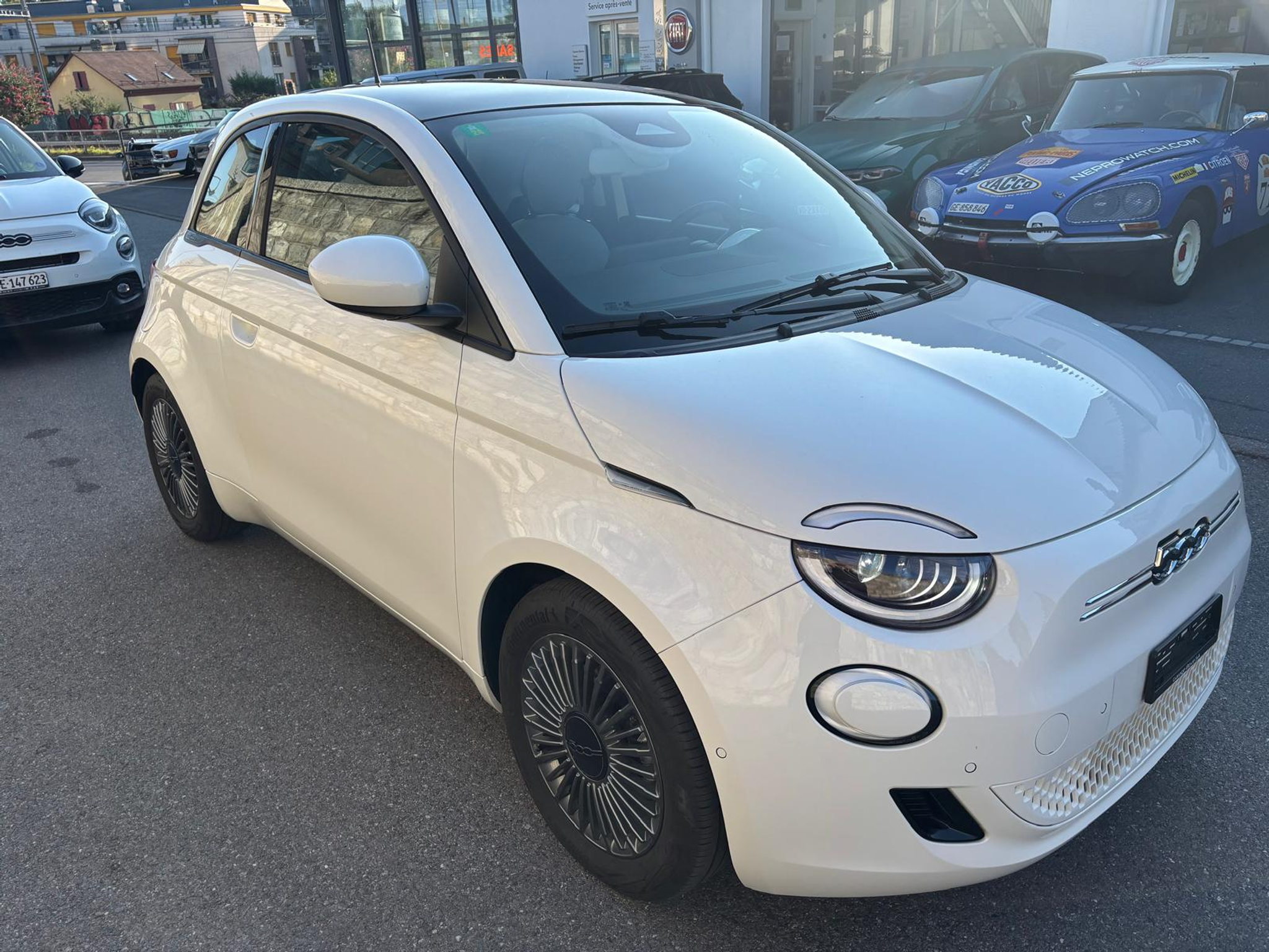 listing desktop thumbnail image 1