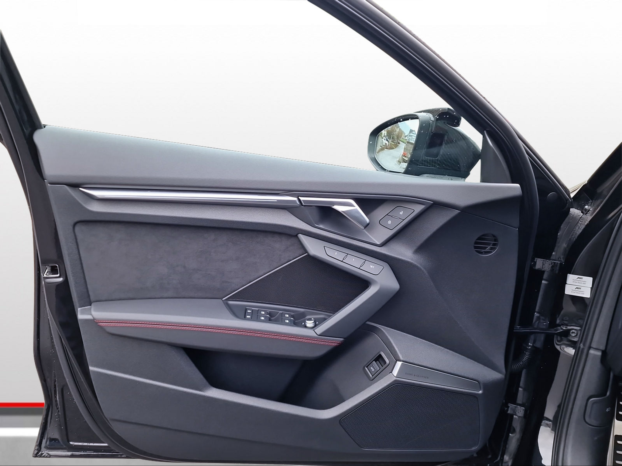 listing desktop thumbnail image 8