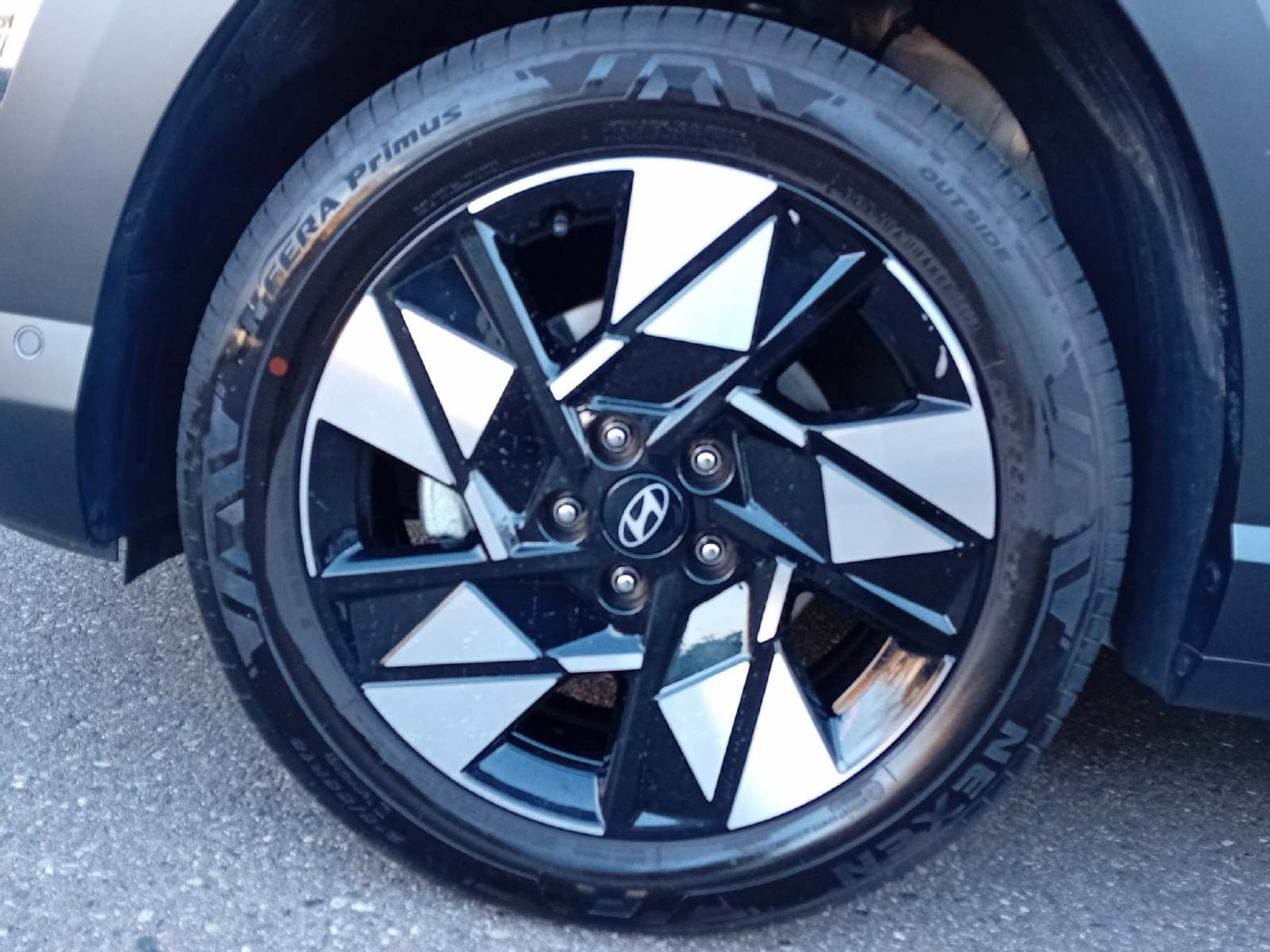 listing desktop thumbnail image 6