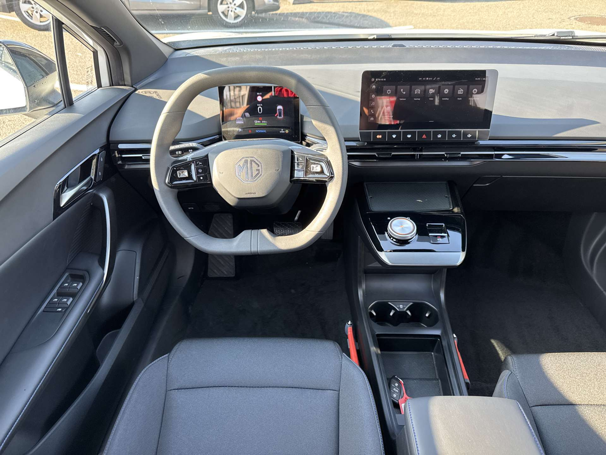 listing desktop thumbnail image 4