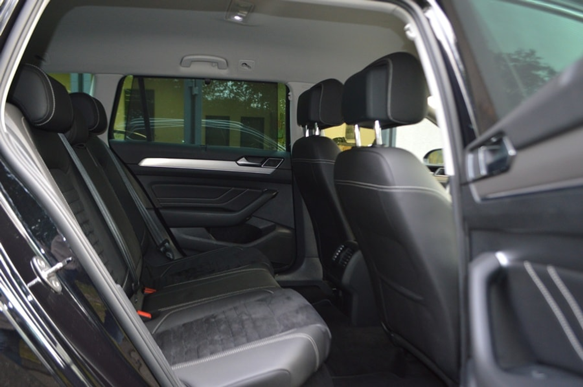 listing desktop thumbnail image 9