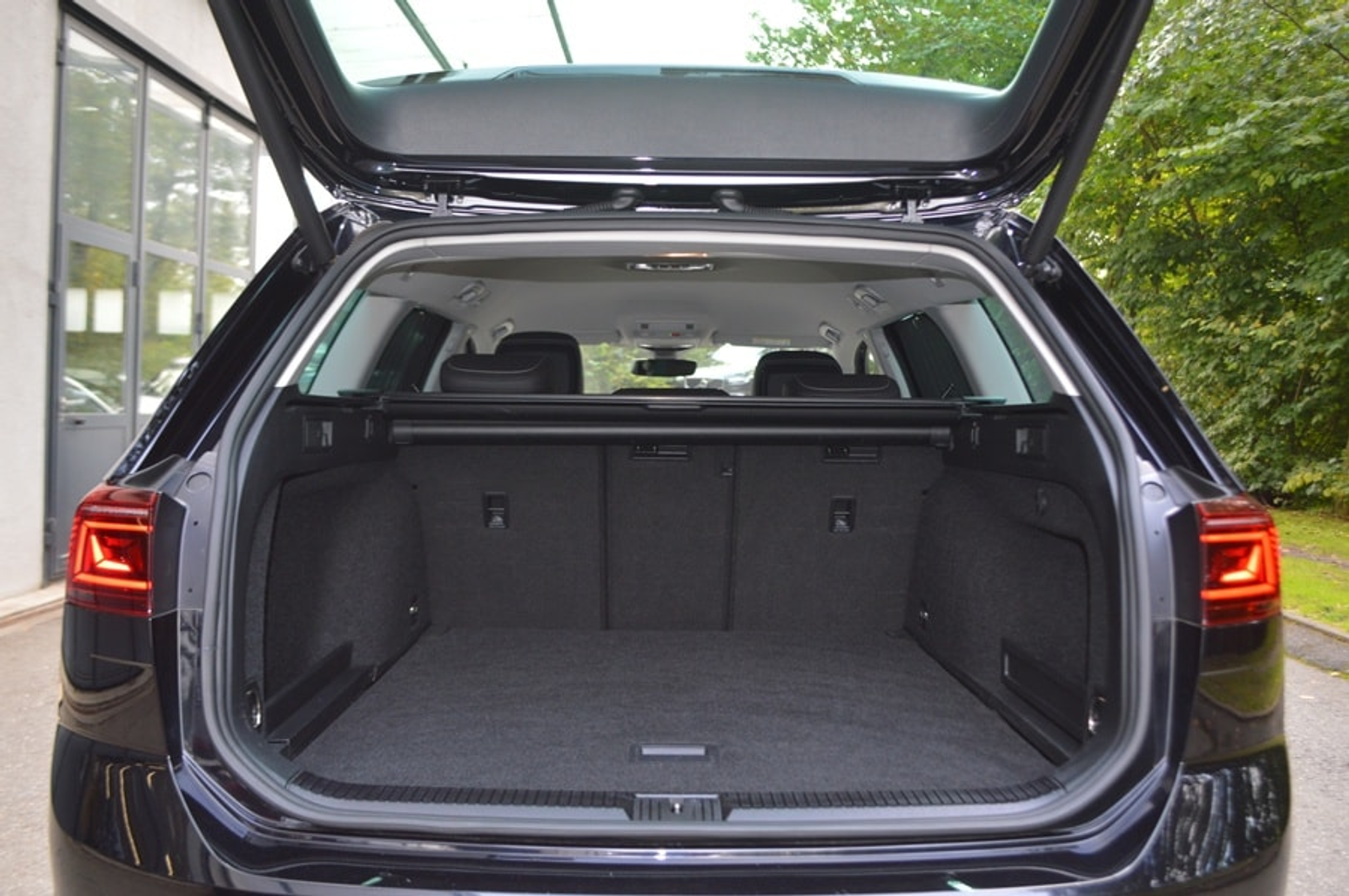 listing desktop thumbnail image 12