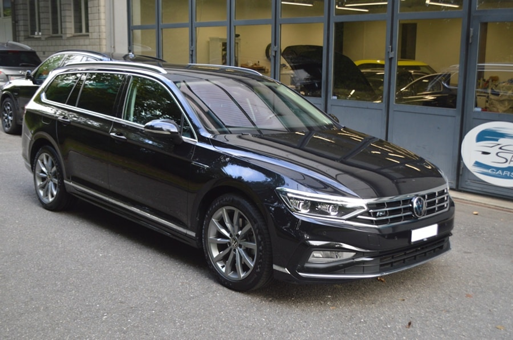 listing desktop thumbnail image 14