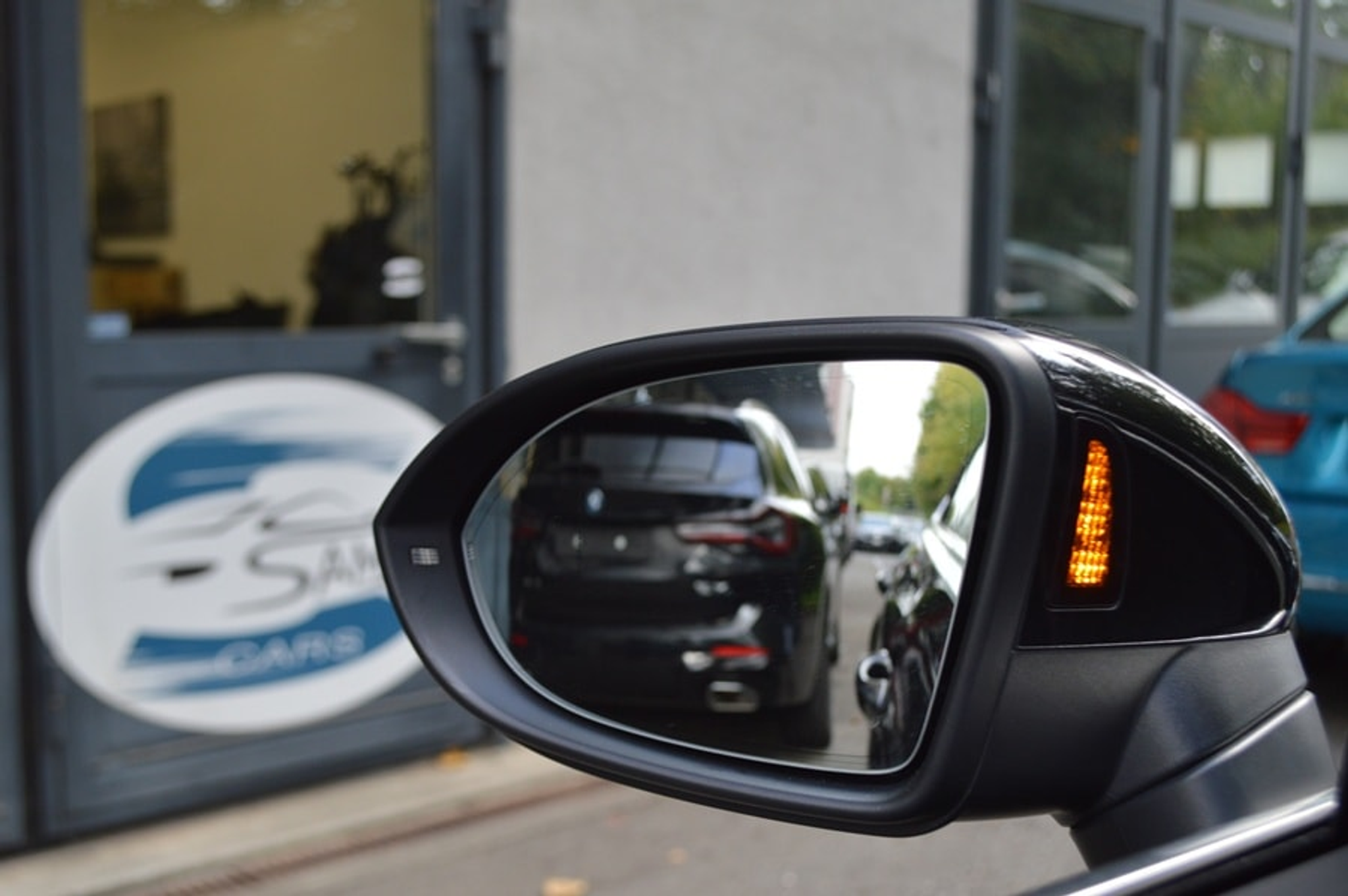 listing desktop thumbnail image 11