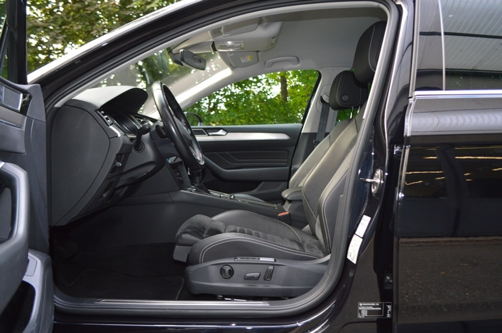 listing desktop thumbnail image 5