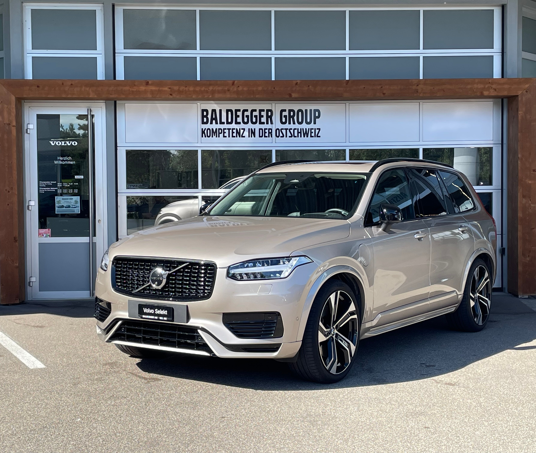 listing desktop thumbnail image 1