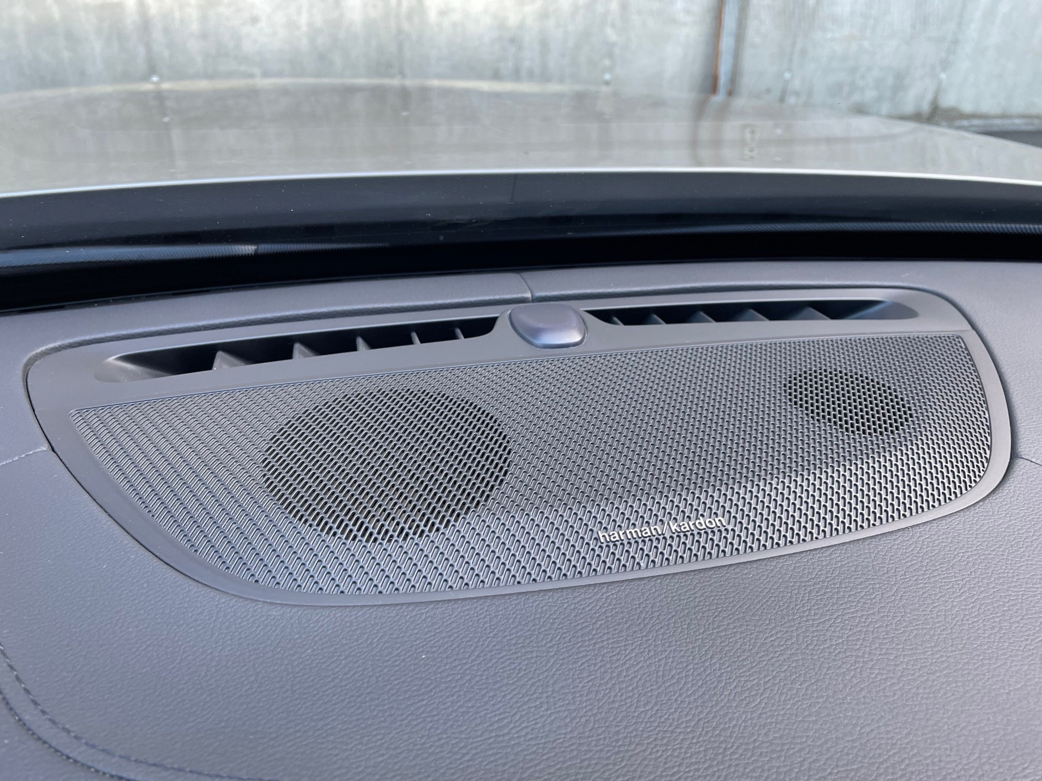 listing desktop thumbnail image 15