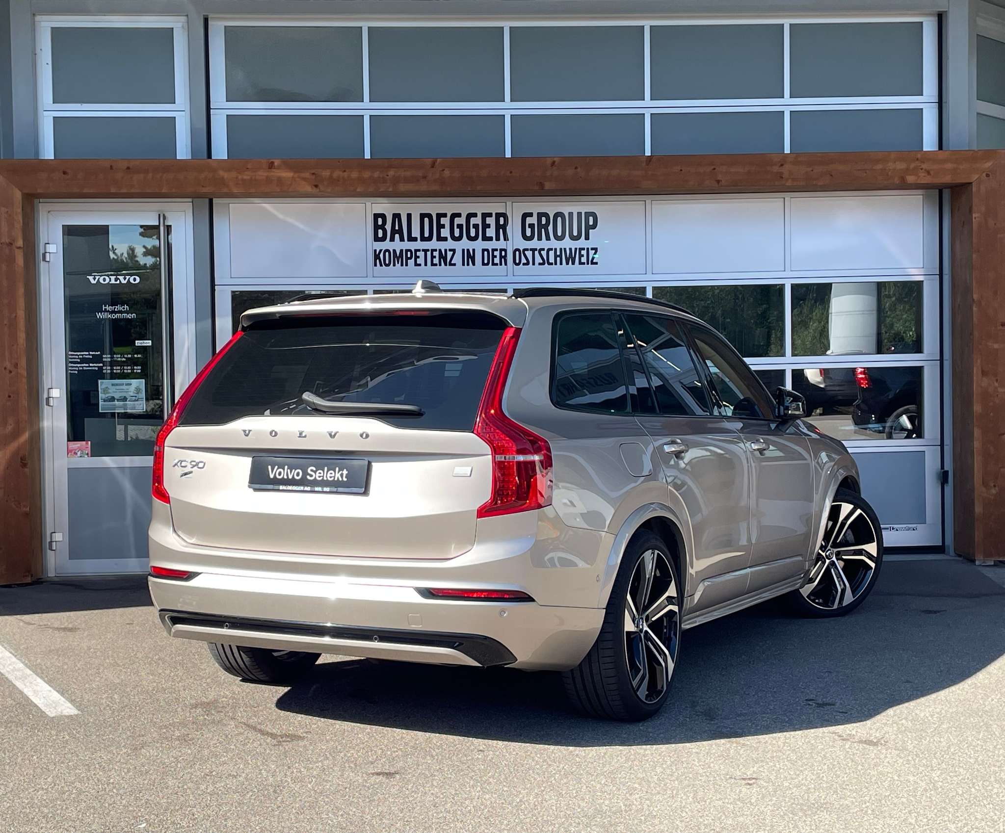 listing desktop thumbnail image 2