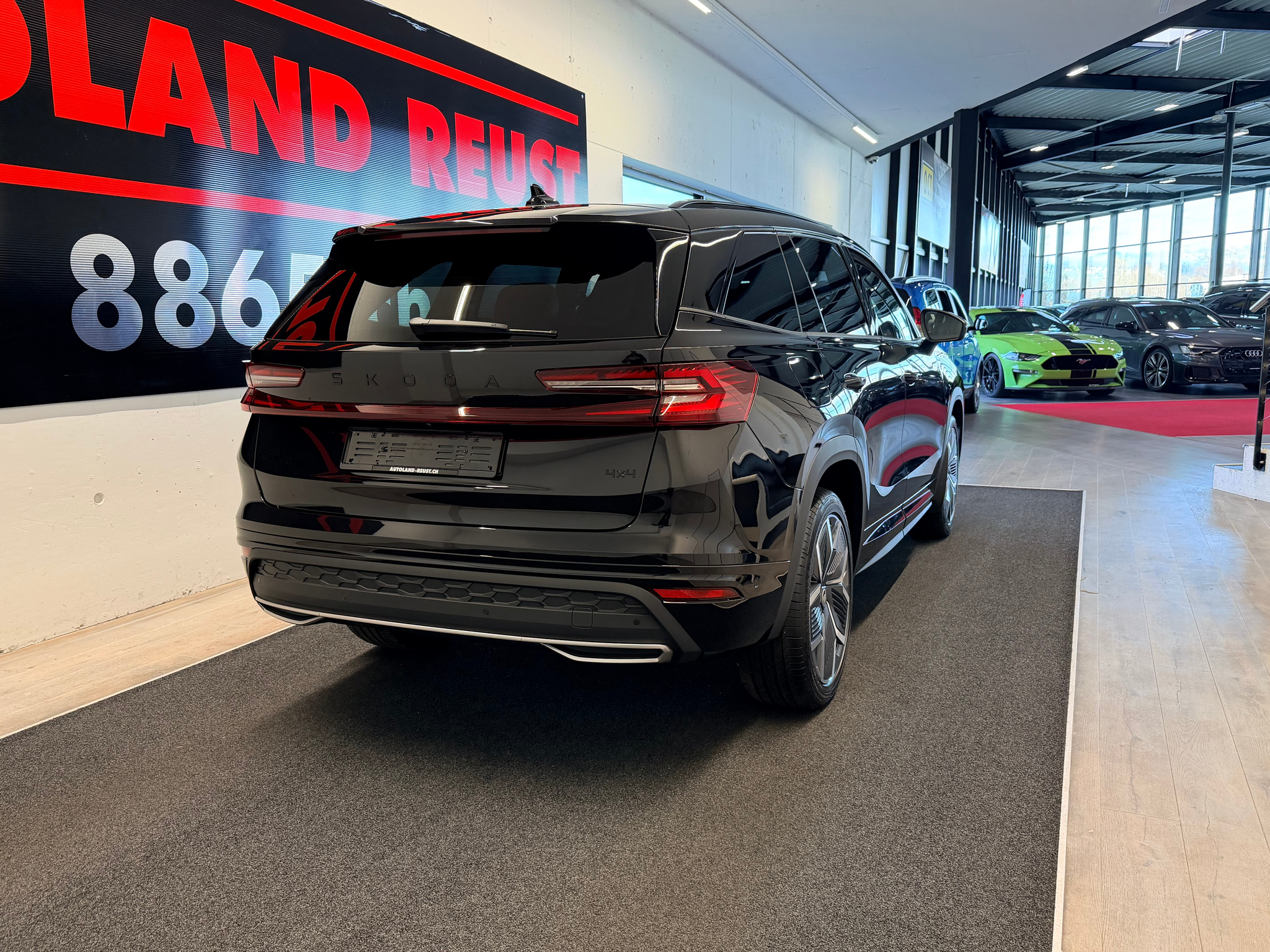 listing desktop thumbnail image 4