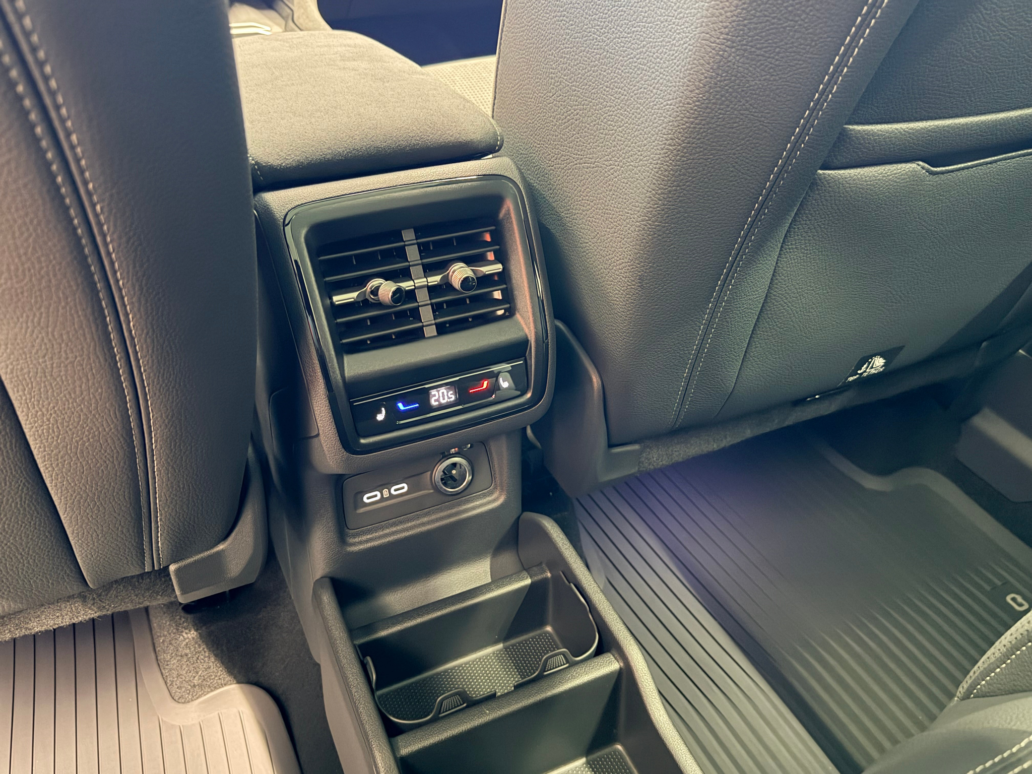 listing desktop thumbnail image 15