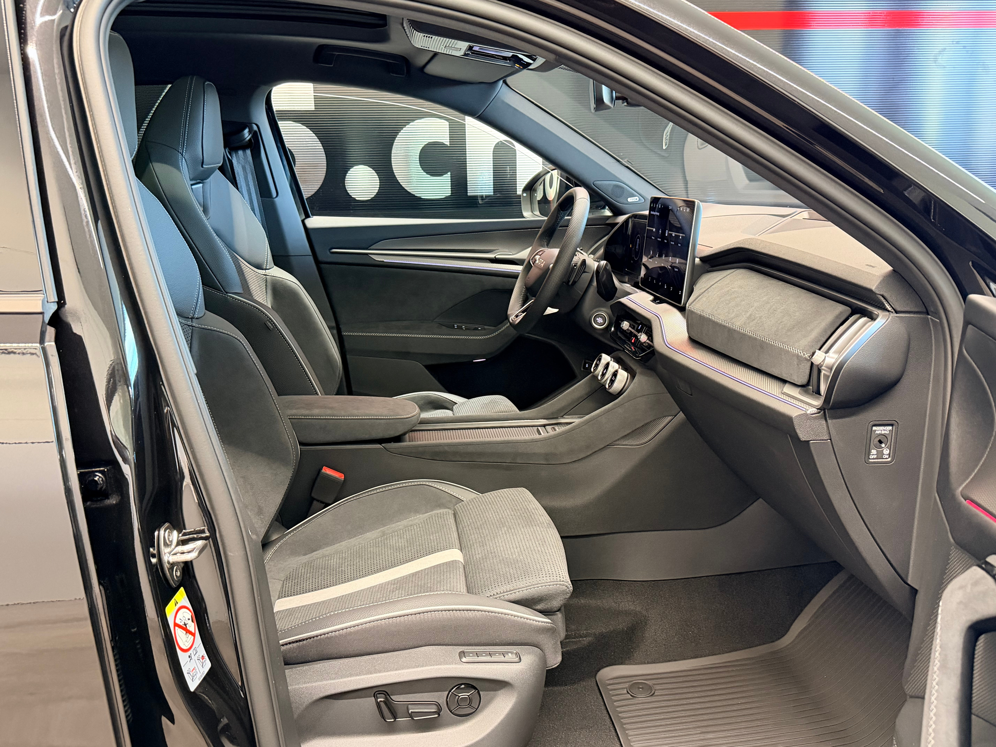 listing desktop thumbnail image 19