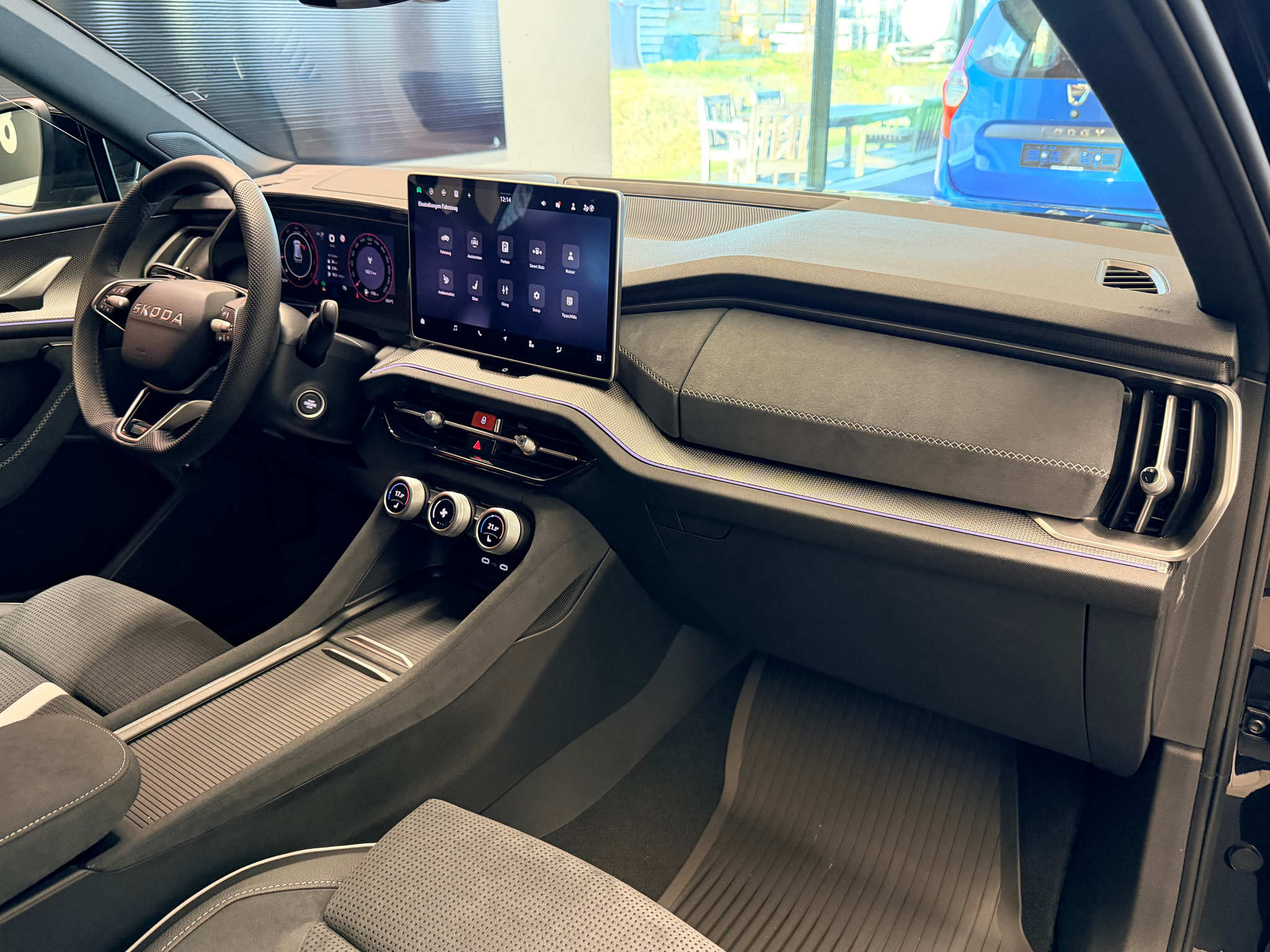 listing desktop thumbnail image 17