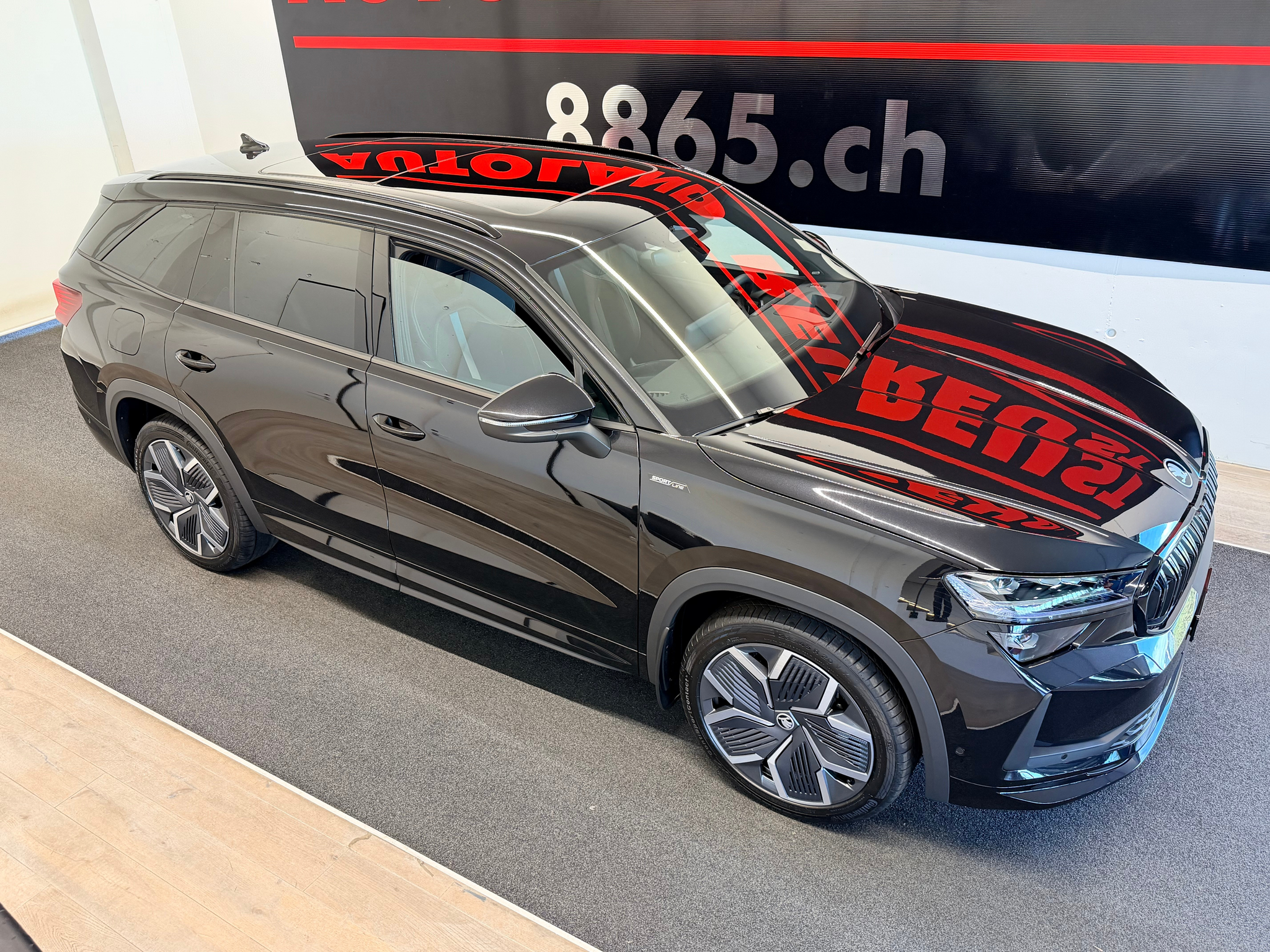 listing desktop thumbnail image 3