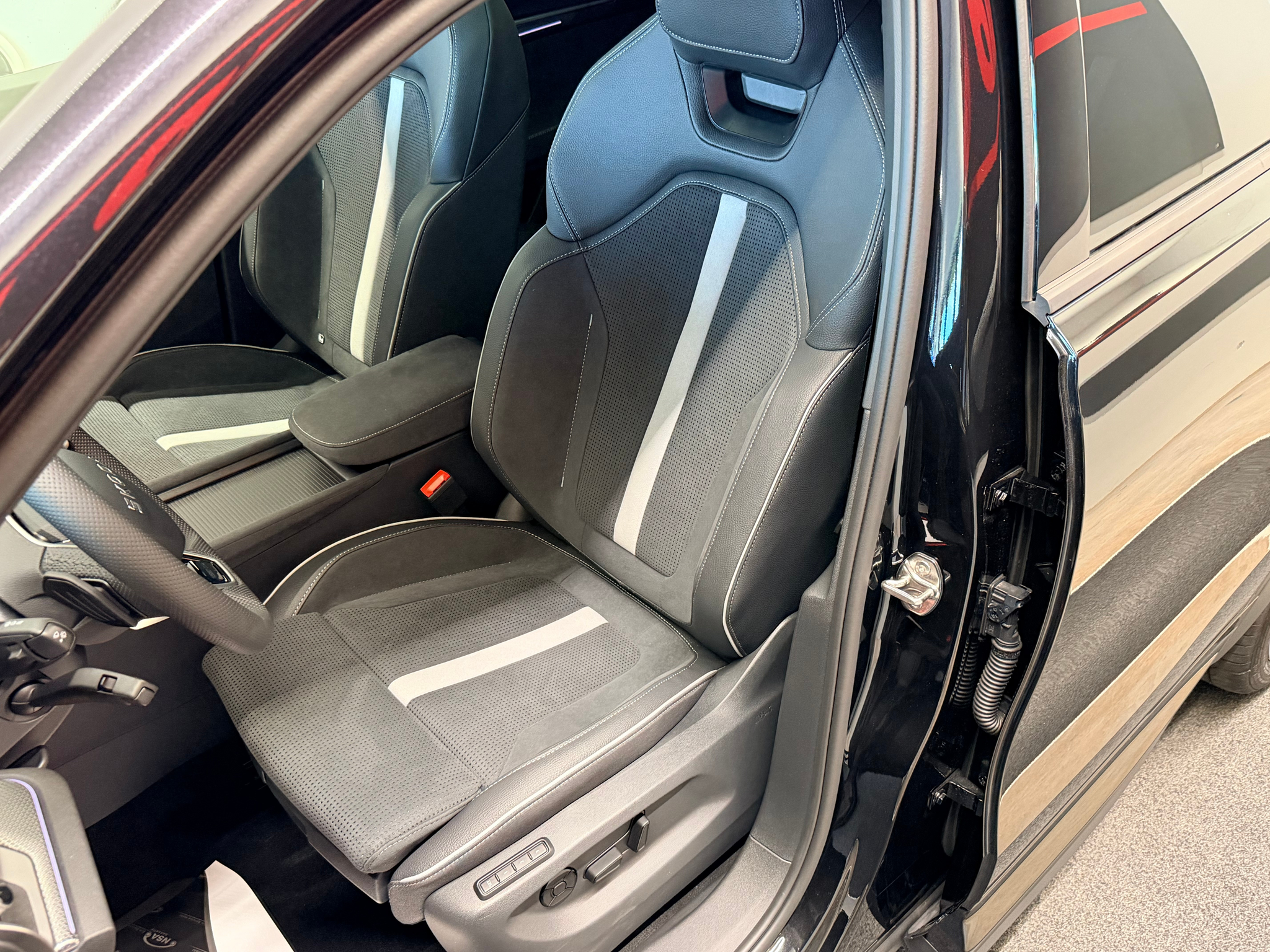 listing desktop thumbnail image 11