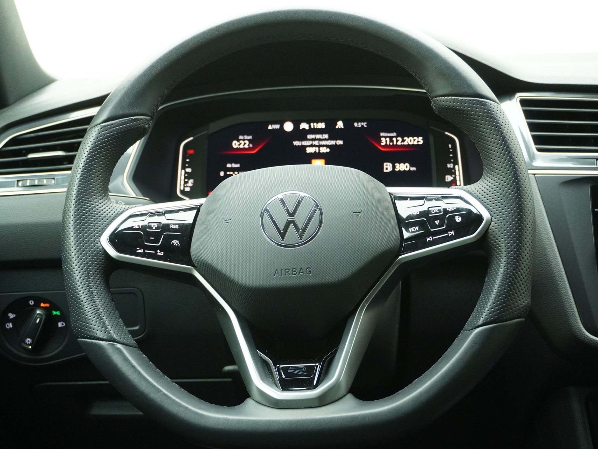 listing desktop thumbnail image 9