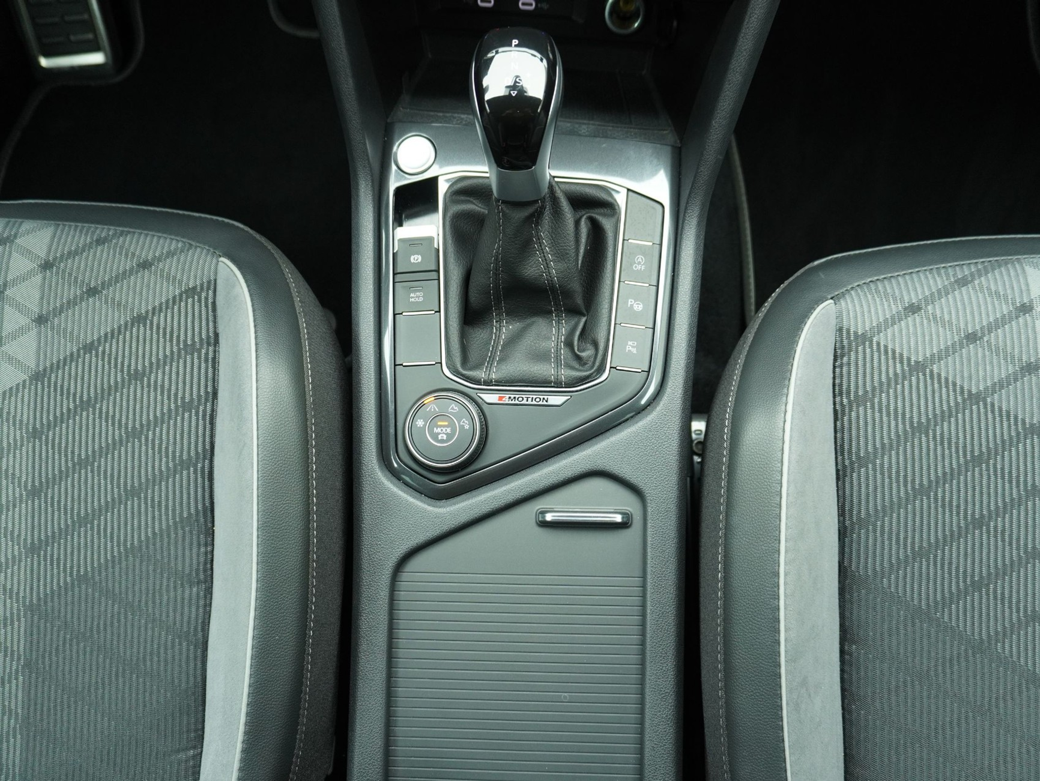 listing desktop thumbnail image 16