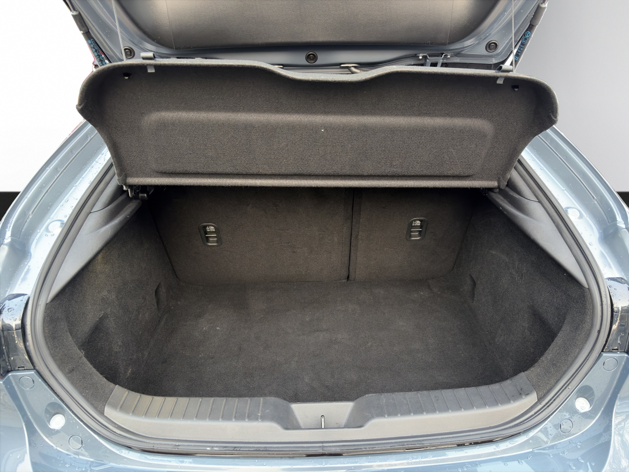 listing desktop thumbnail image 4