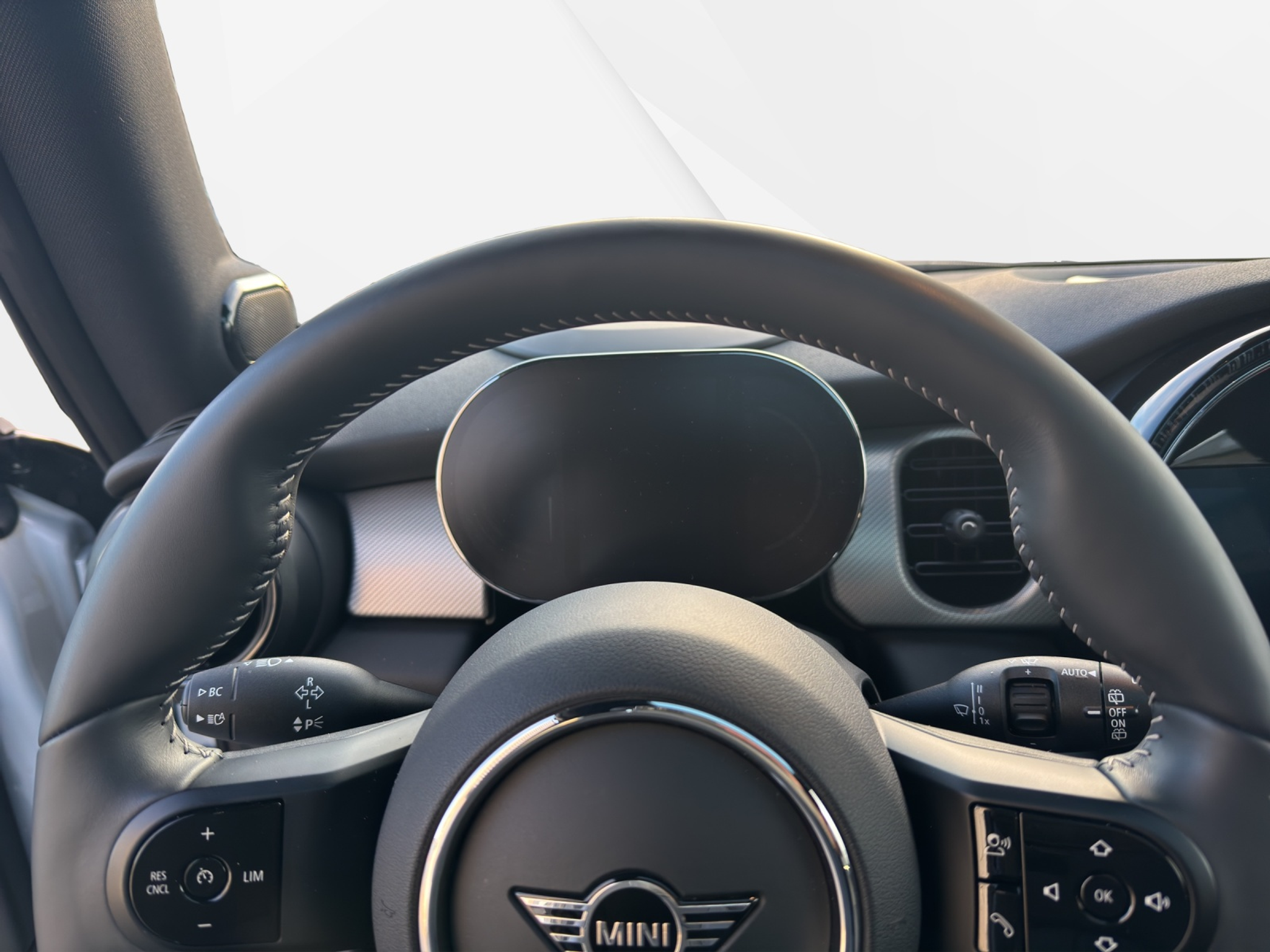 listing desktop thumbnail image 14