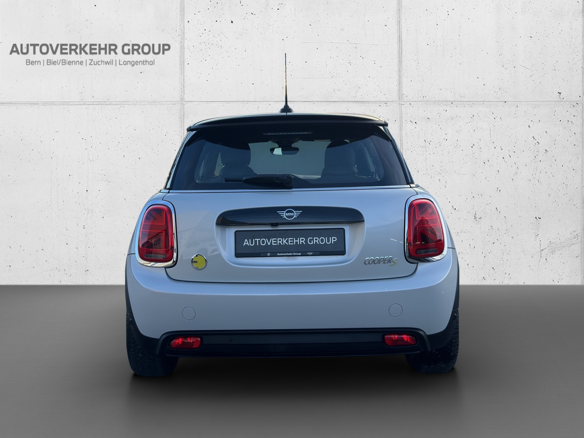 listing desktop thumbnail image 3