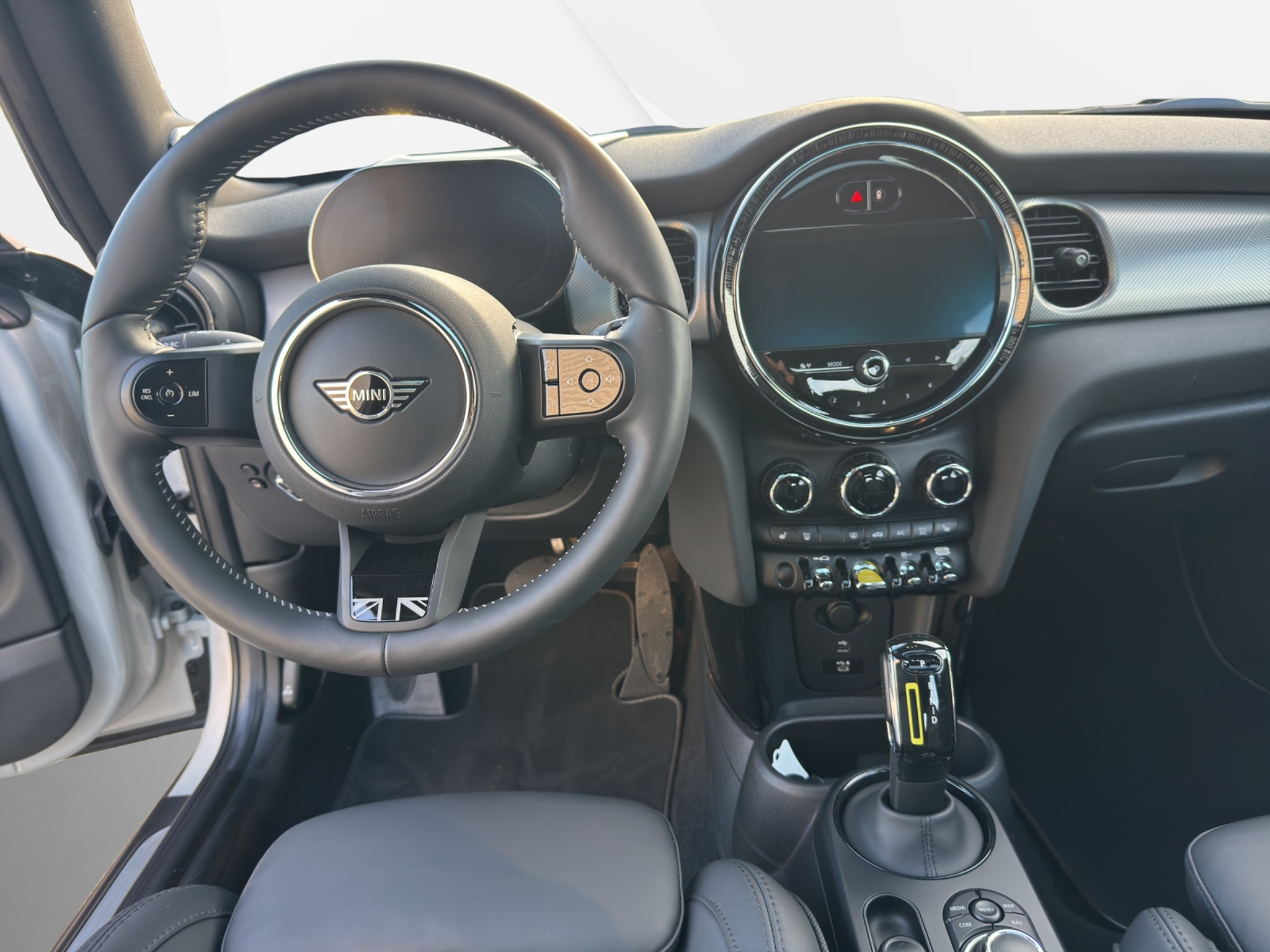 listing desktop thumbnail image 12