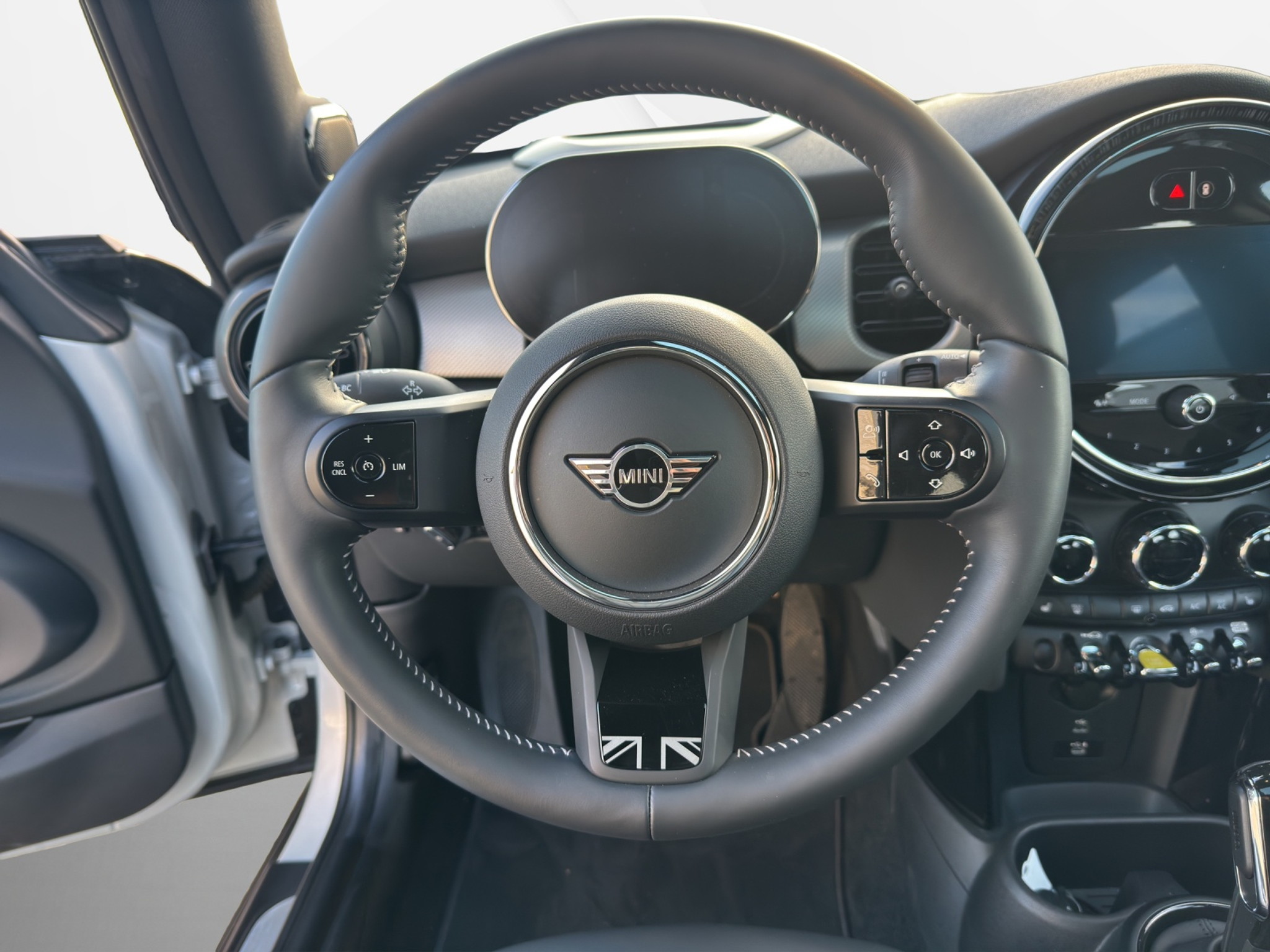 listing desktop thumbnail image 13