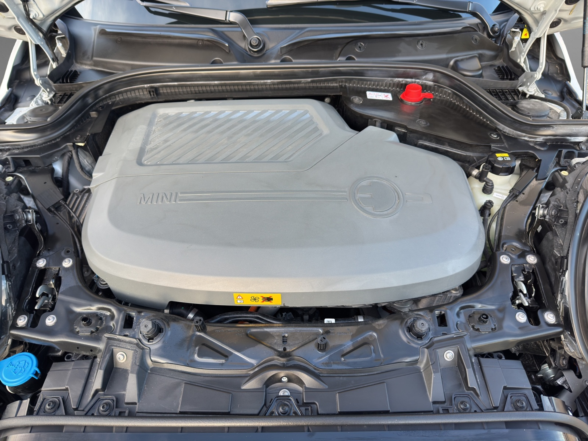 listing desktop thumbnail image 9