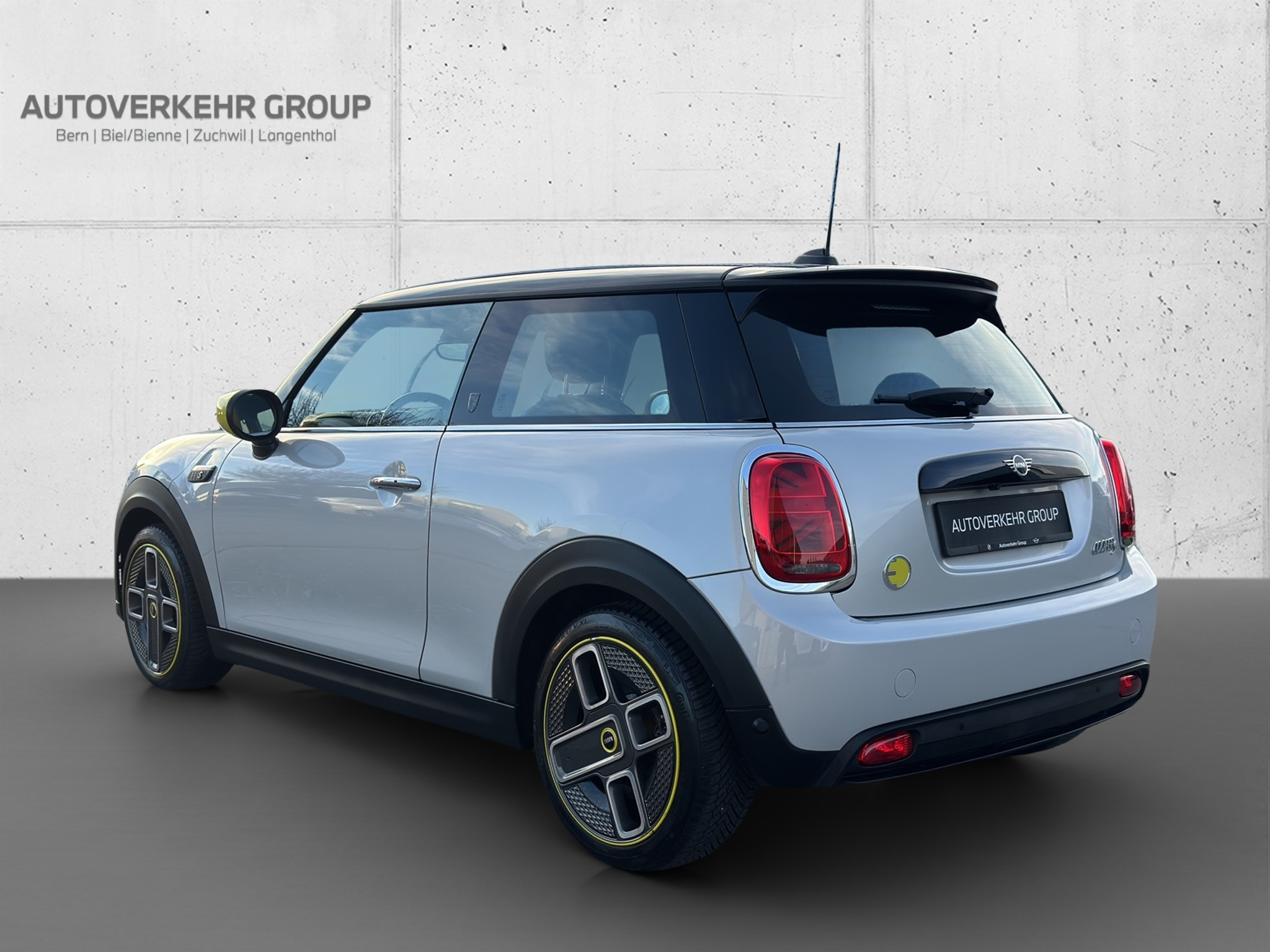 listing desktop thumbnail image 2