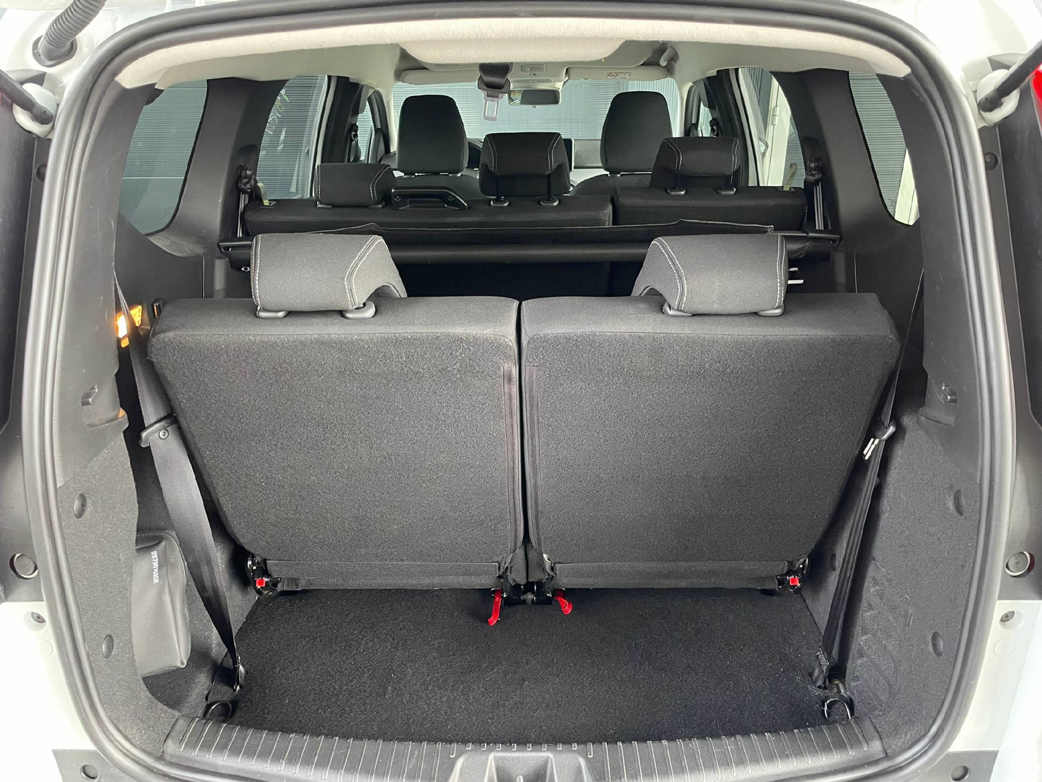 listing desktop thumbnail image 10