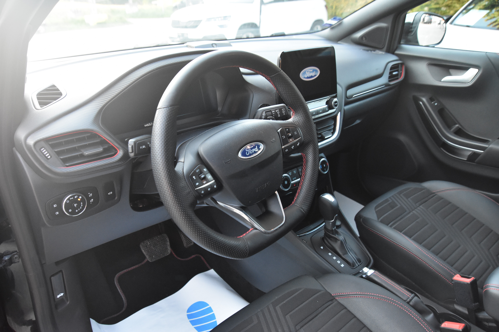 listing desktop thumbnail image 8