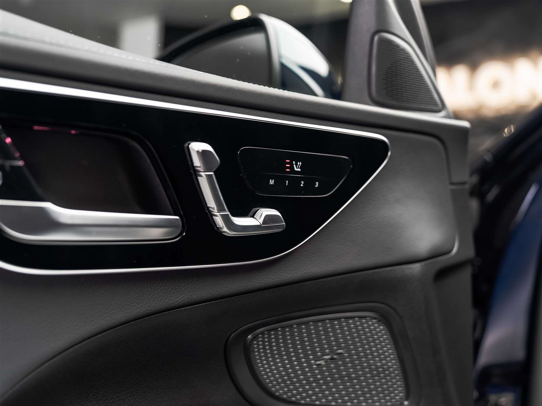 listing desktop thumbnail image 25