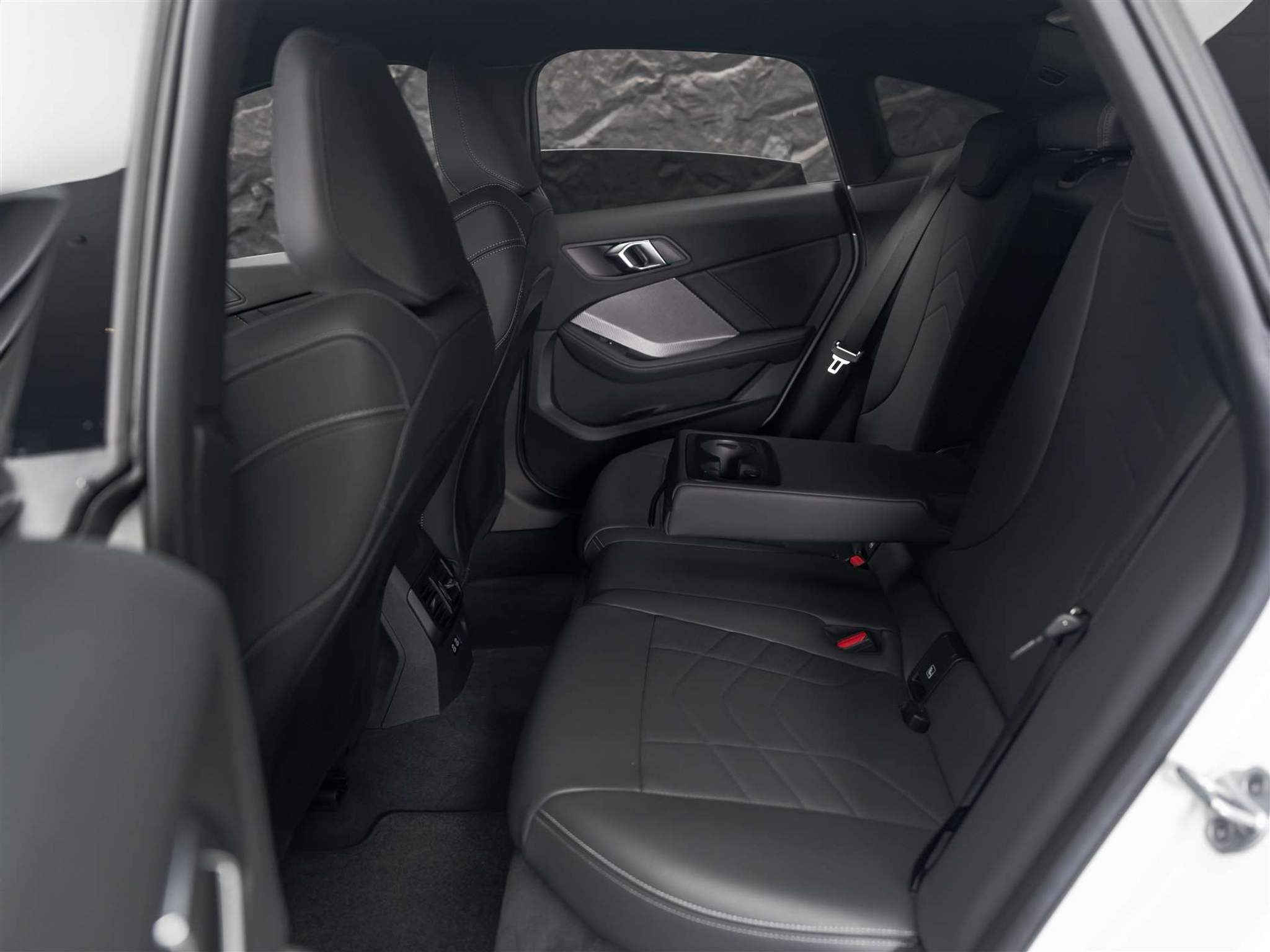 listing desktop thumbnail image 12