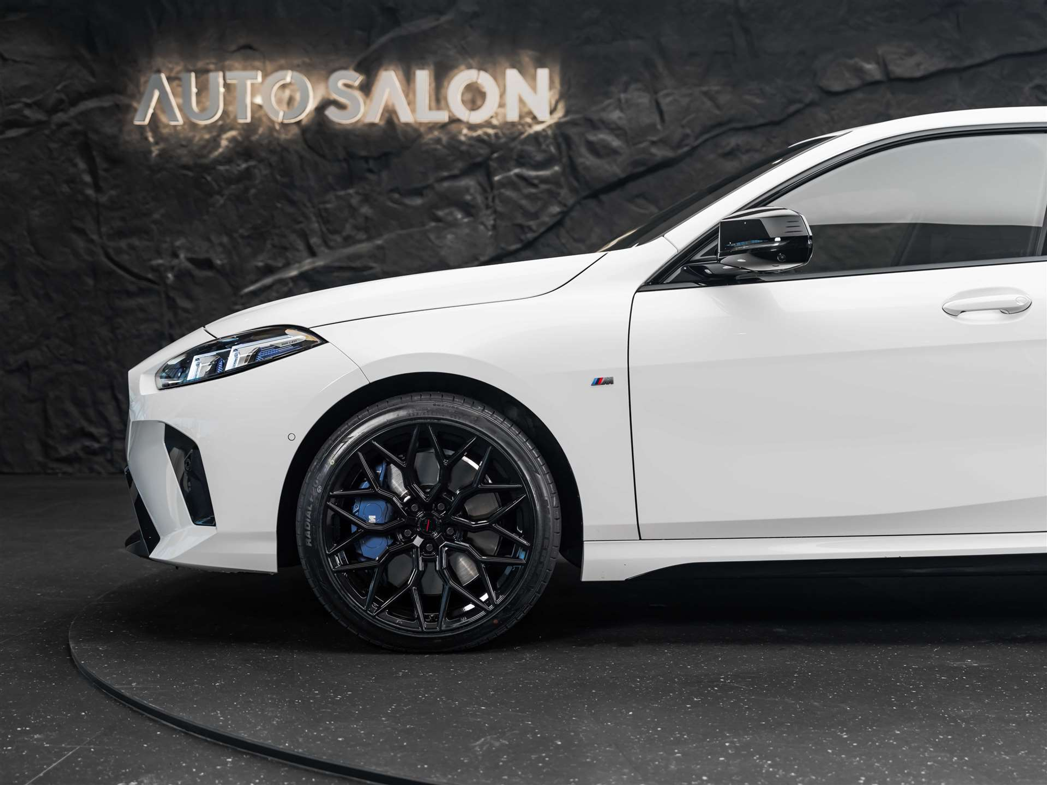 listing desktop thumbnail image 16