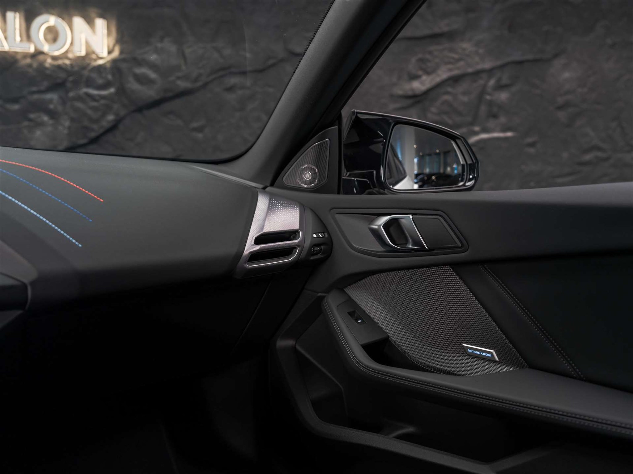 listing desktop thumbnail image 35