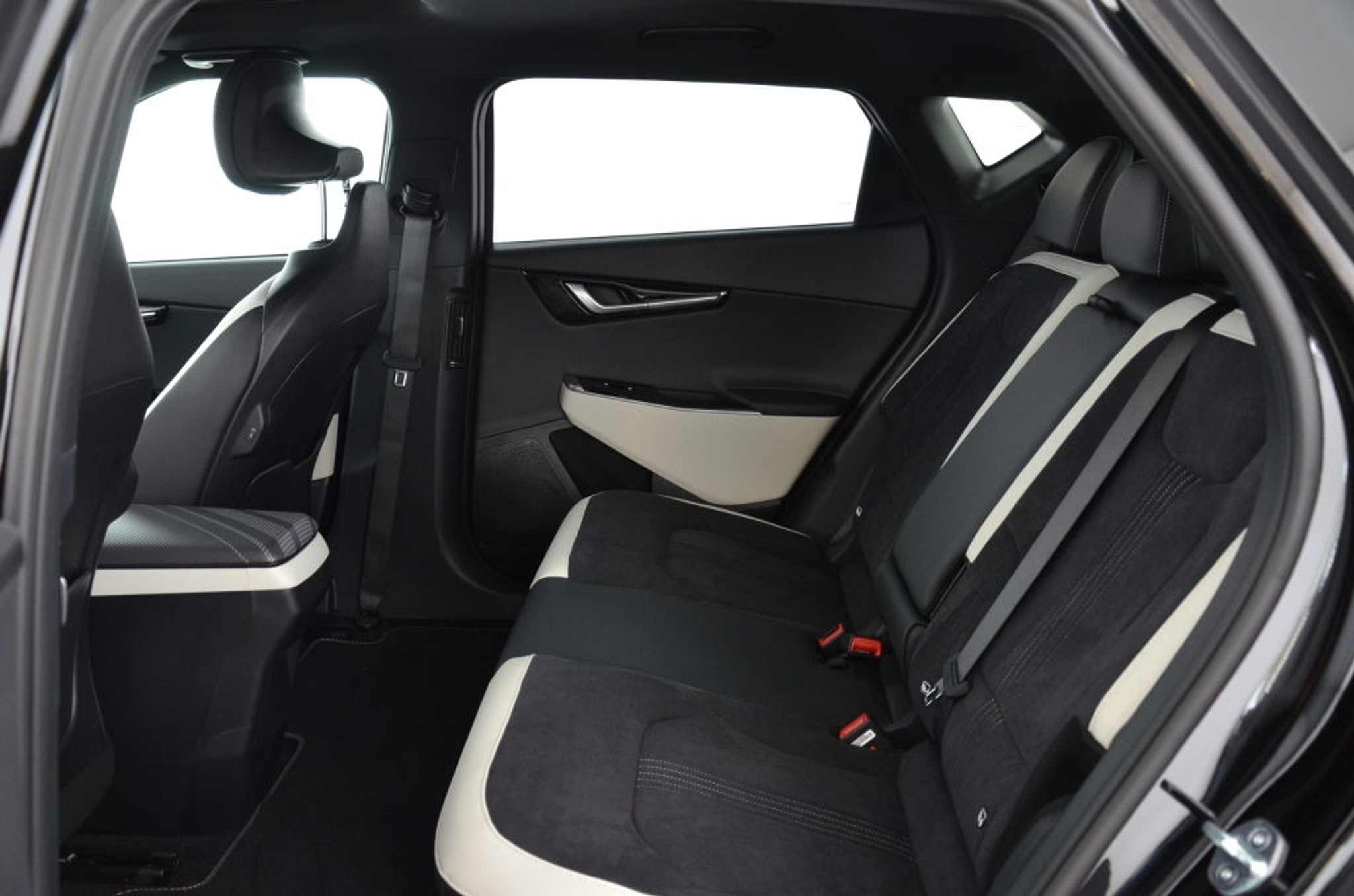 listing desktop thumbnail image 15