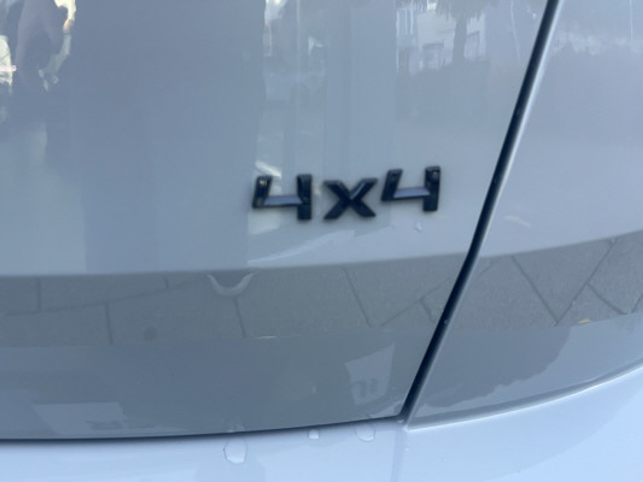 listing desktop thumbnail image 4