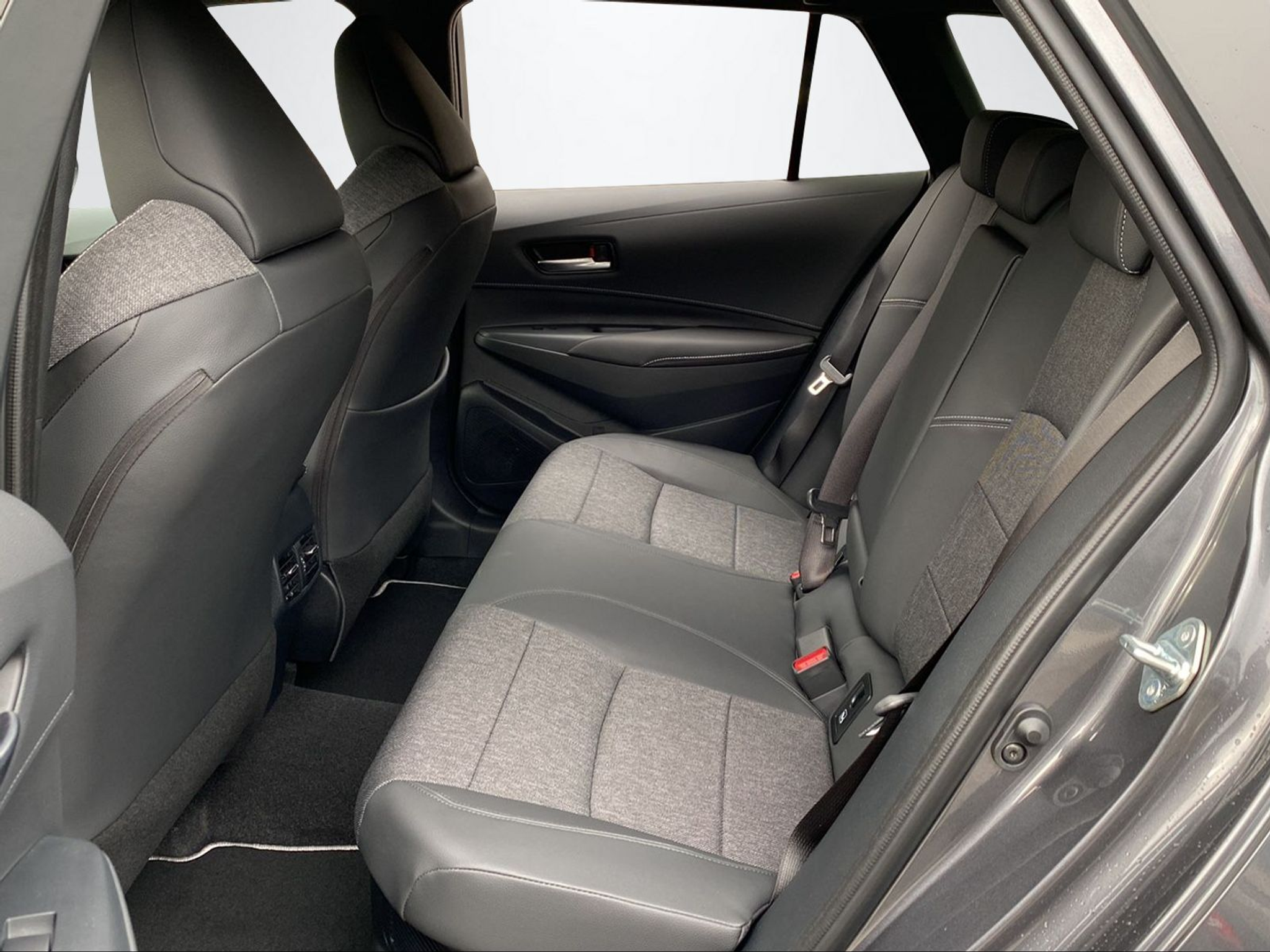 listing desktop thumbnail image 10