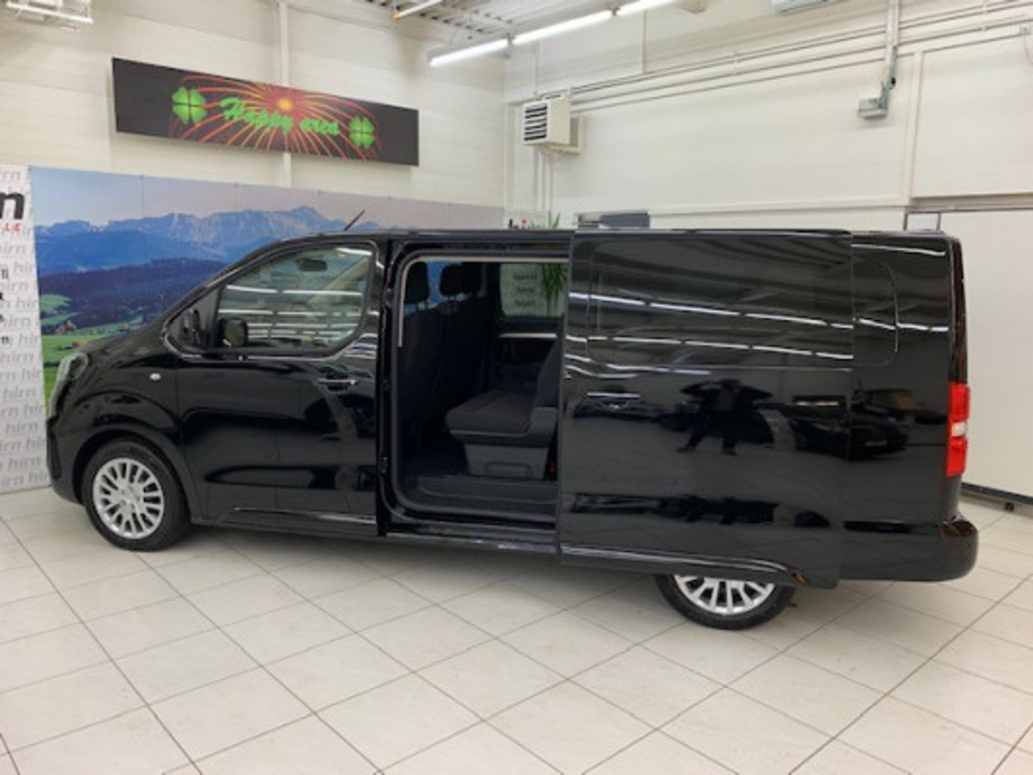 listing desktop thumbnail image 3