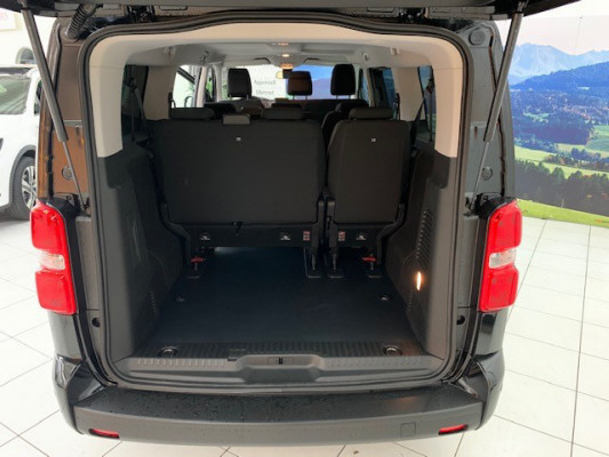 listing desktop thumbnail image 8