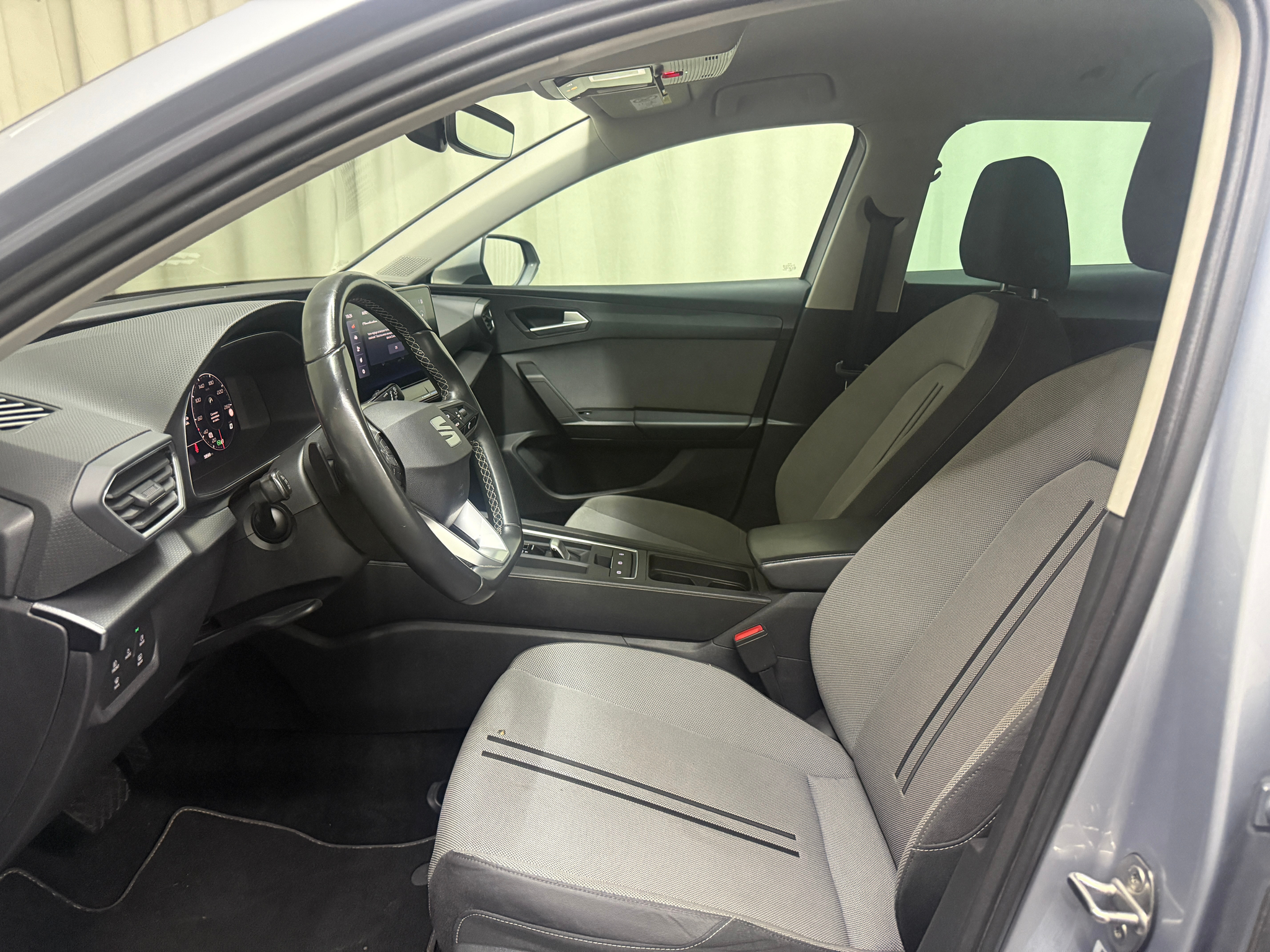 listing desktop thumbnail image 6